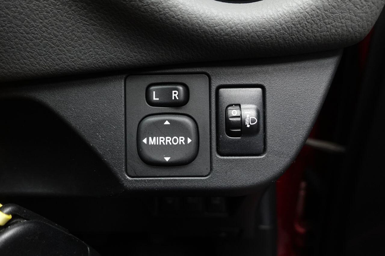 Toyota Yaris - Image 23