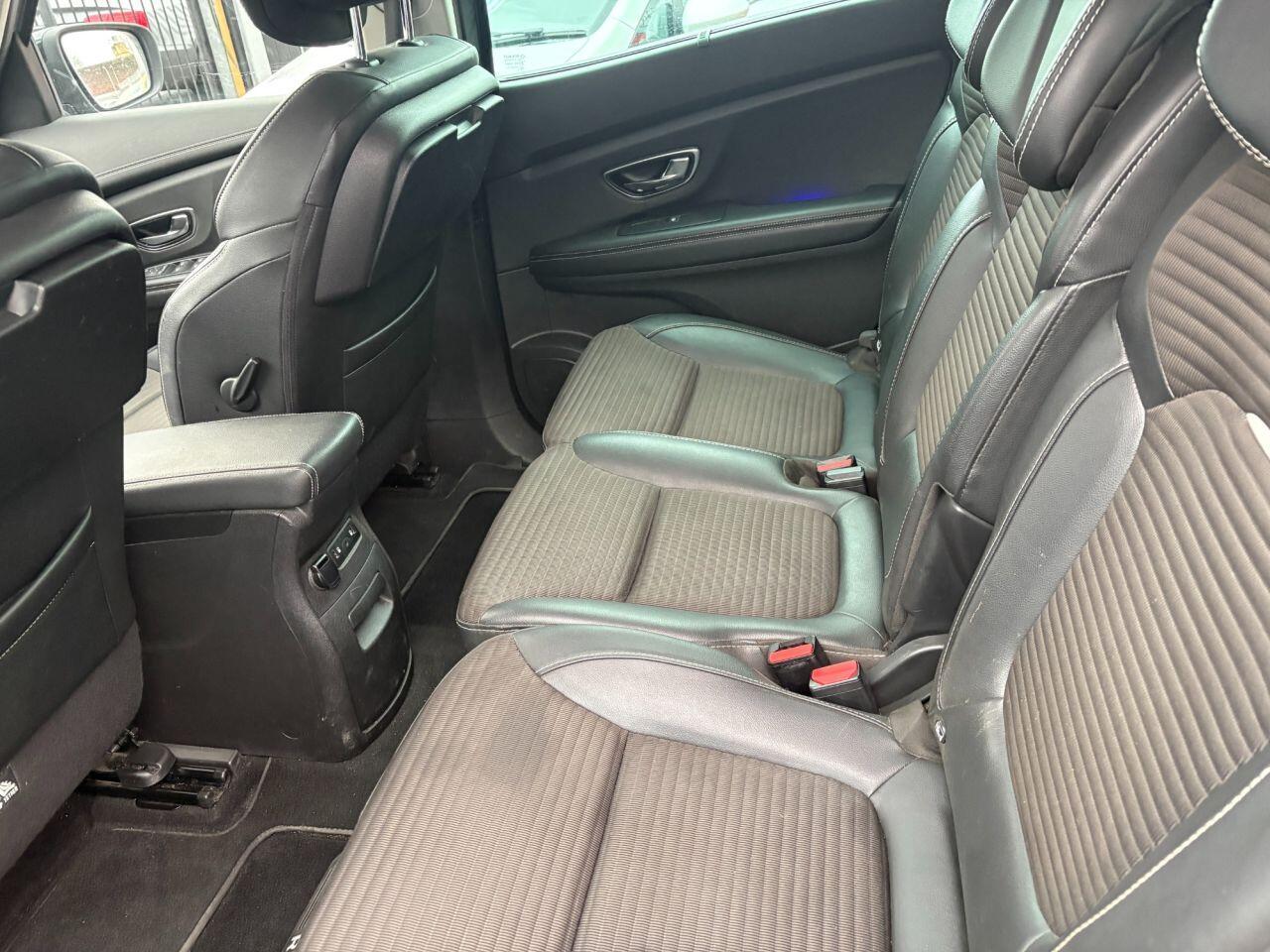 Renault Grand Scenic - Image 19