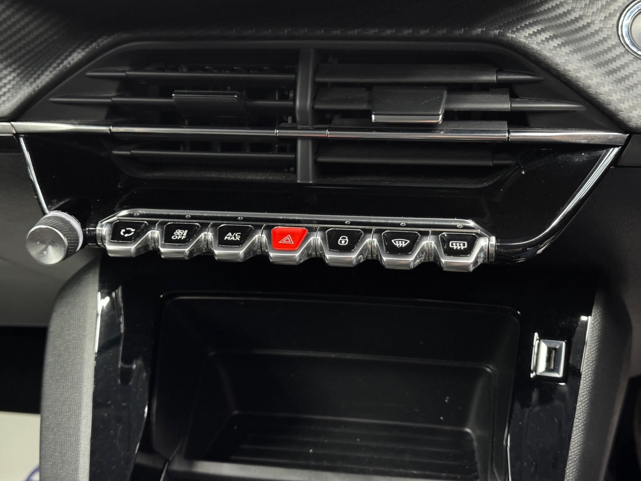 Peugeot 208 - Image 27