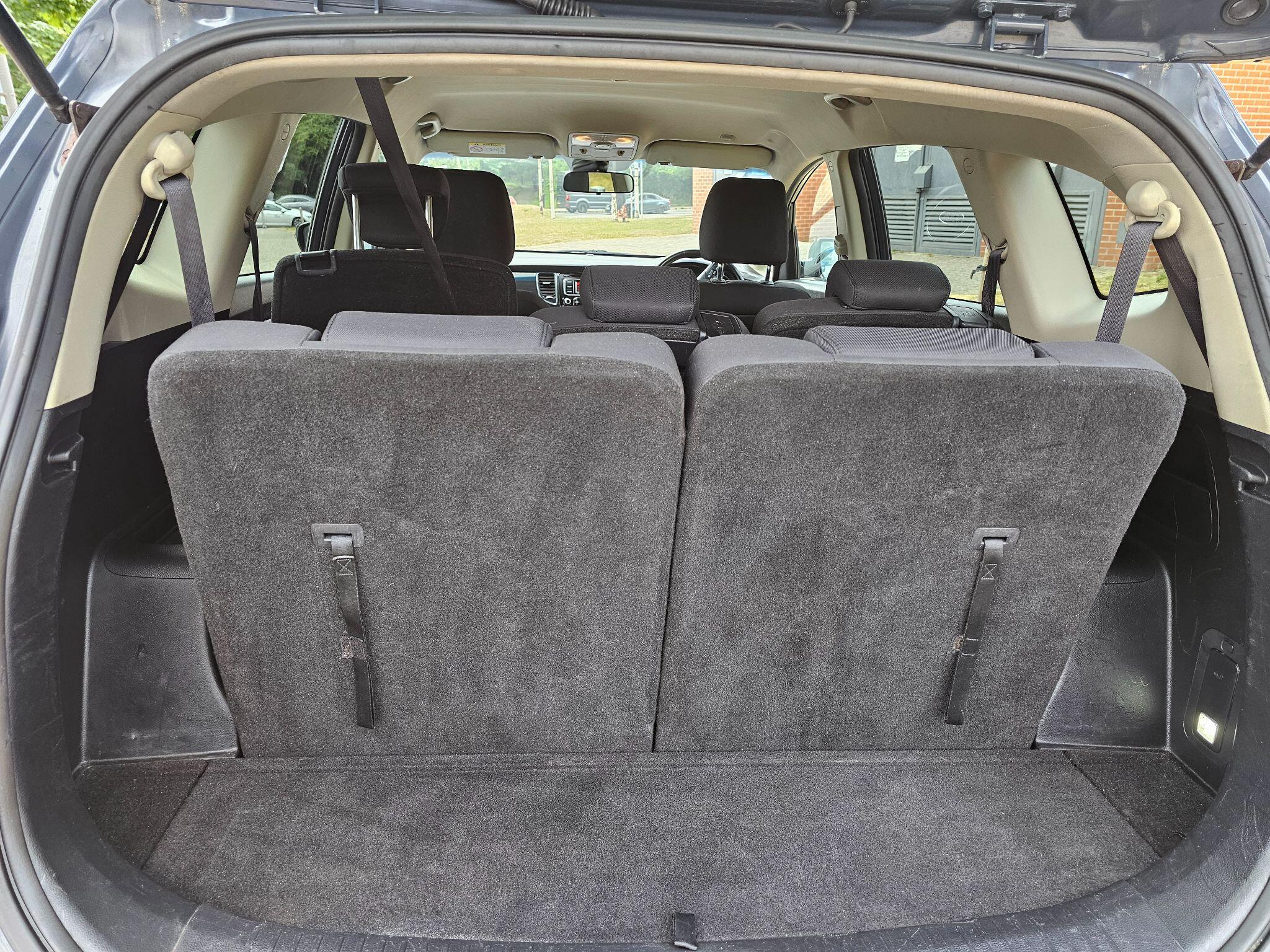 Kia Carens - Image 15