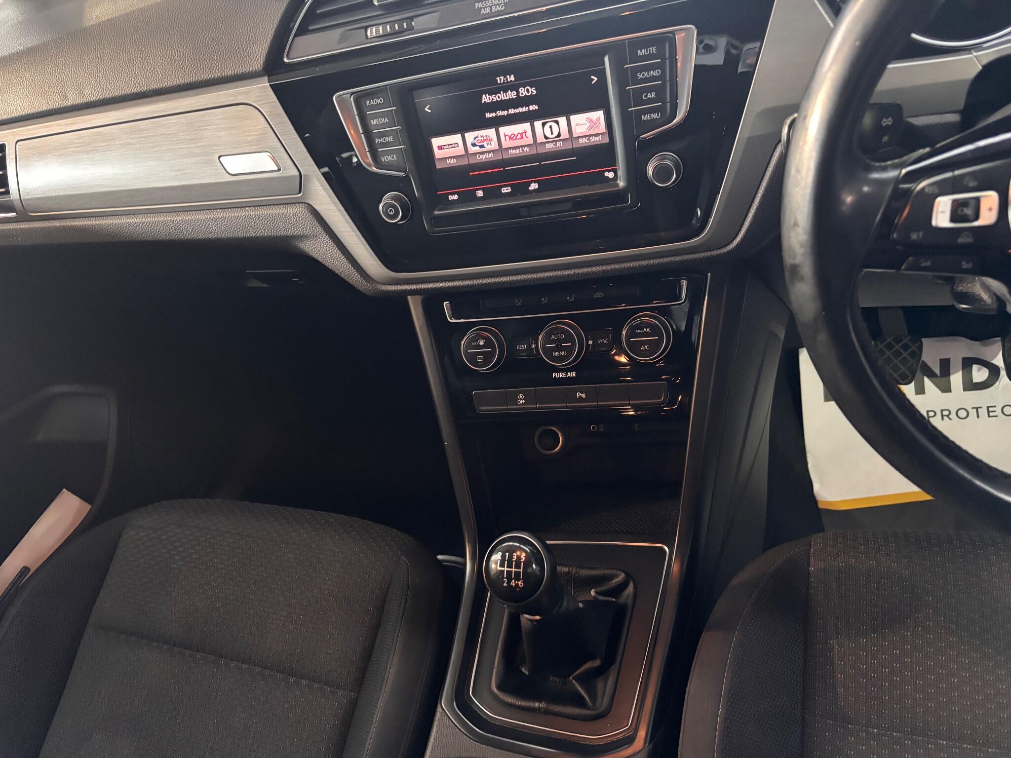 Volkswagen Touran - Image 17