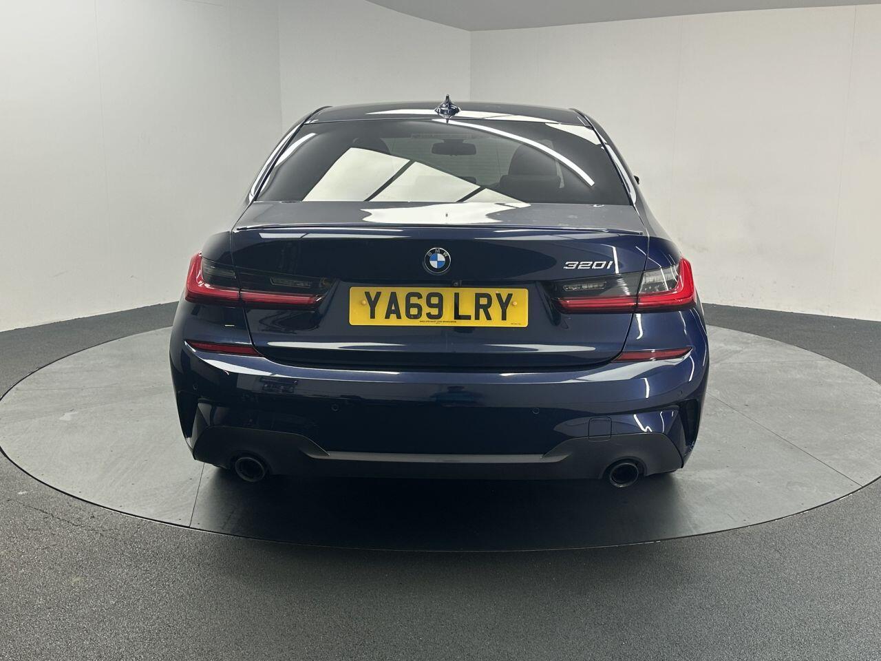 BMW 3 Series - Image 9