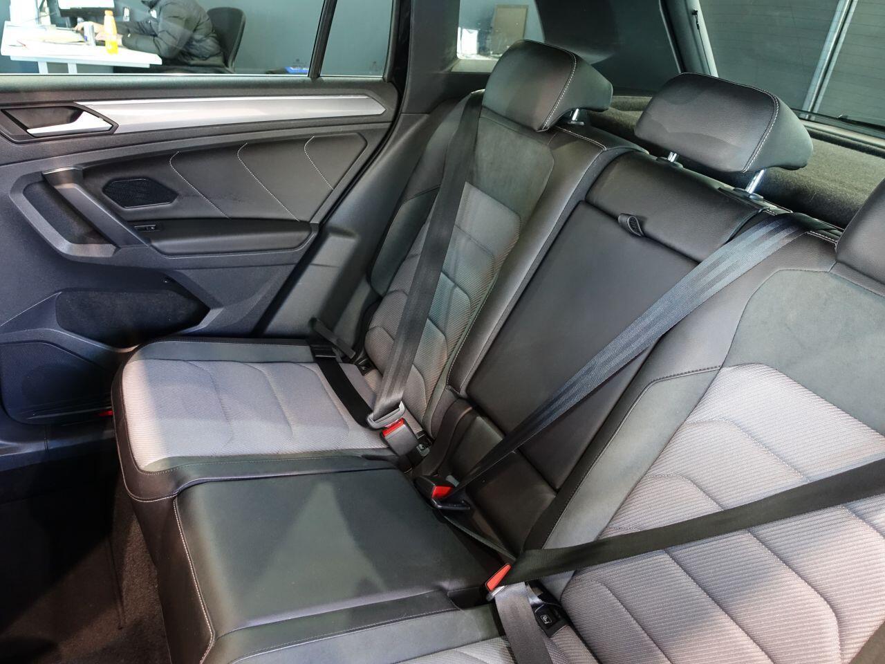 Volkswagen Tiguan - Image 17