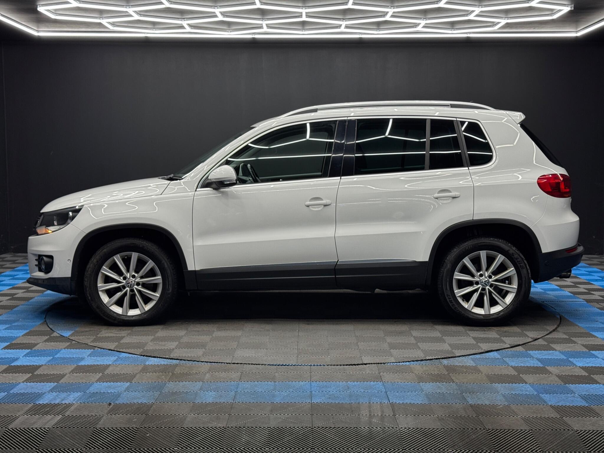 Volkswagen Tiguan - Image 8