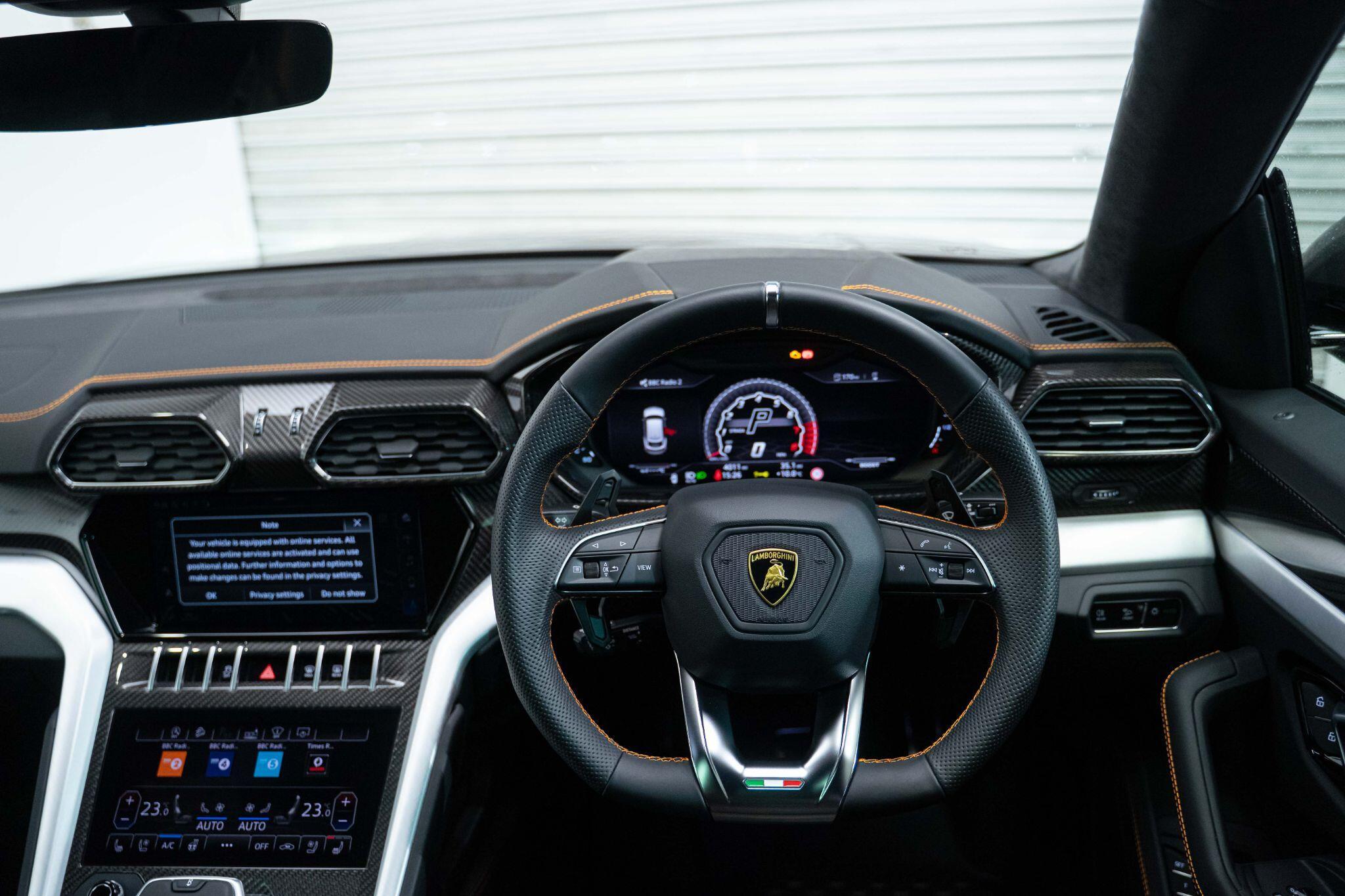 Lamborghini Urus - Image 38