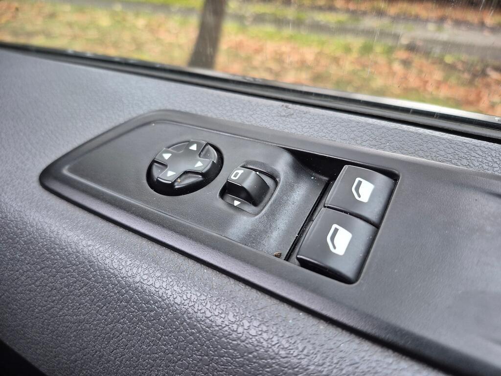 Vauxhall Vivaro - Image 11