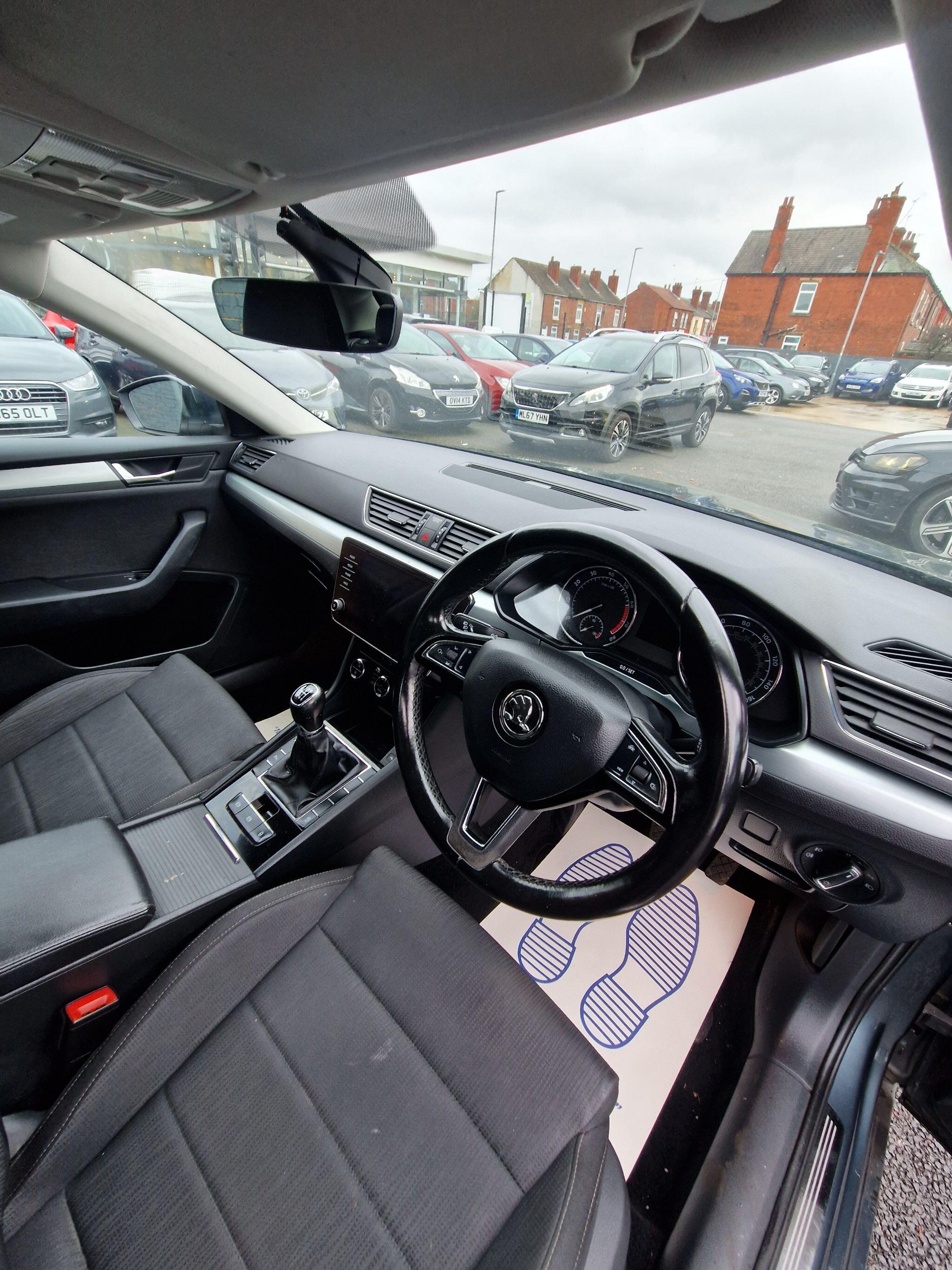 Skoda Superb - Image 30