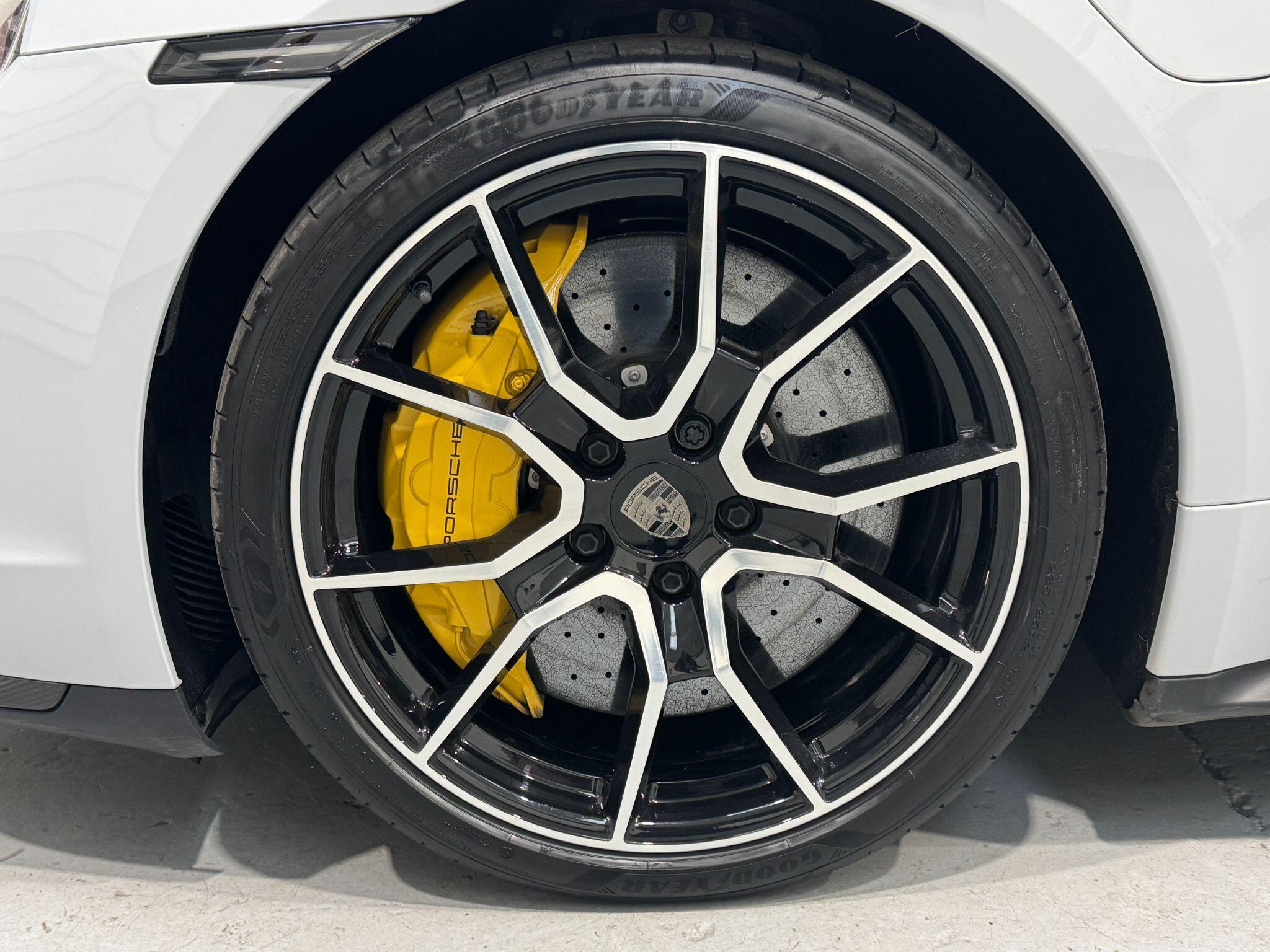 Porsche Taycan - Image 27