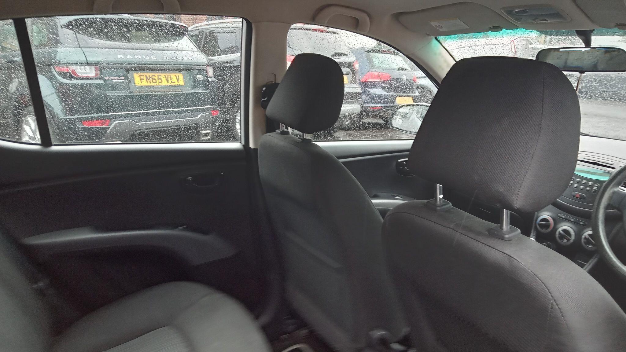 Hyundai i10 - Image 16