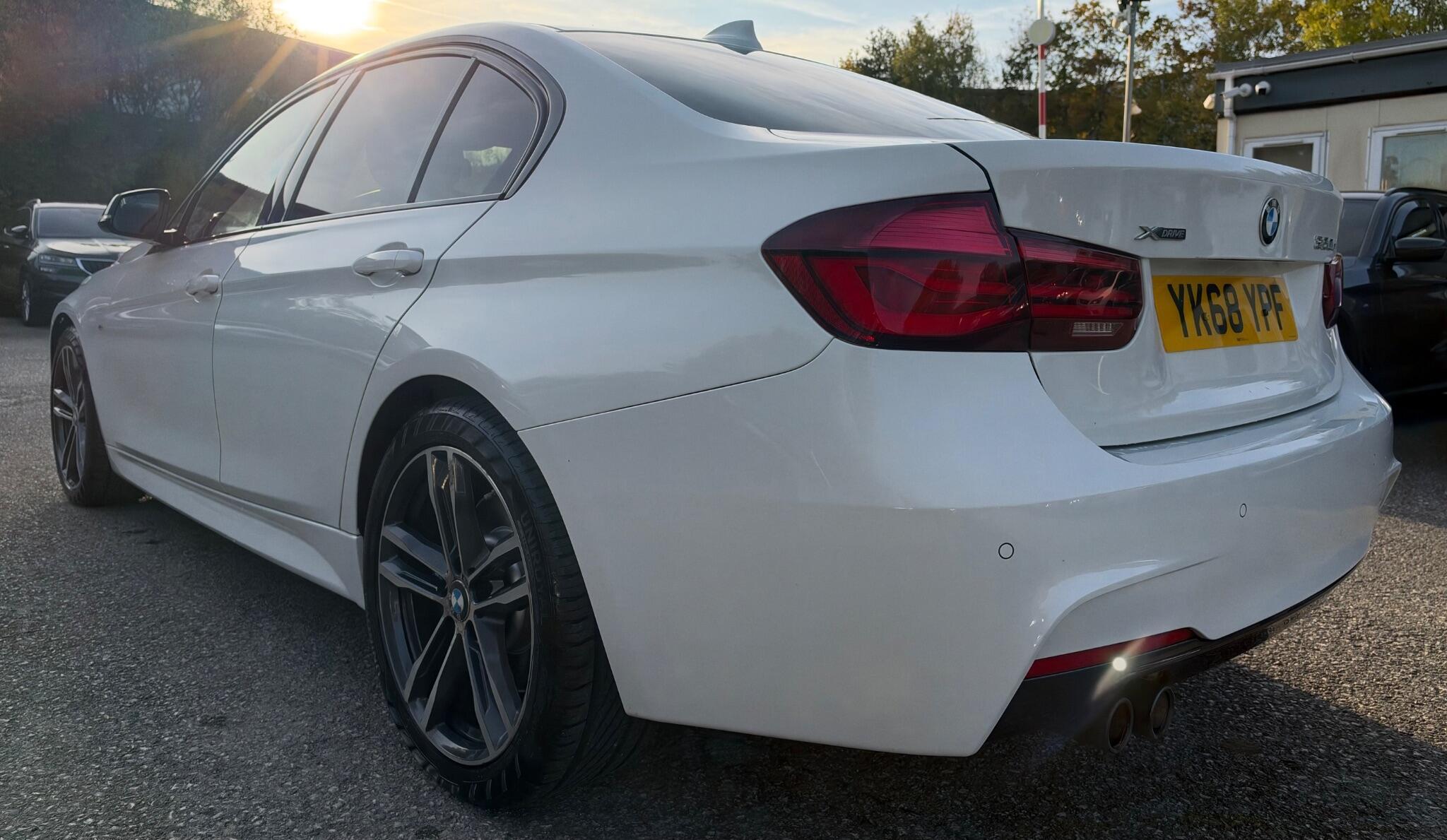 BMW 3 Series - Image 9