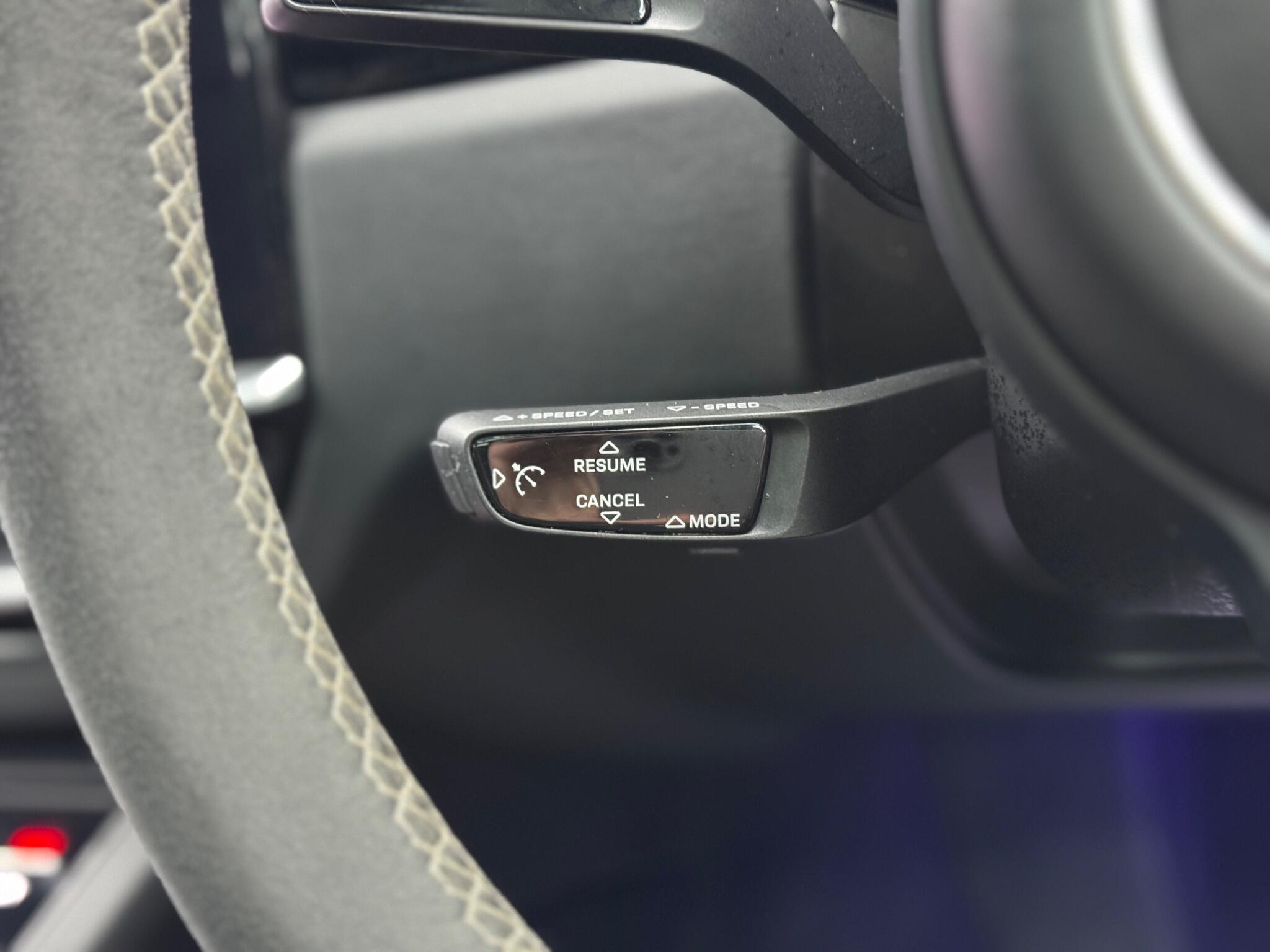 Porsche Cayenne - Image 22