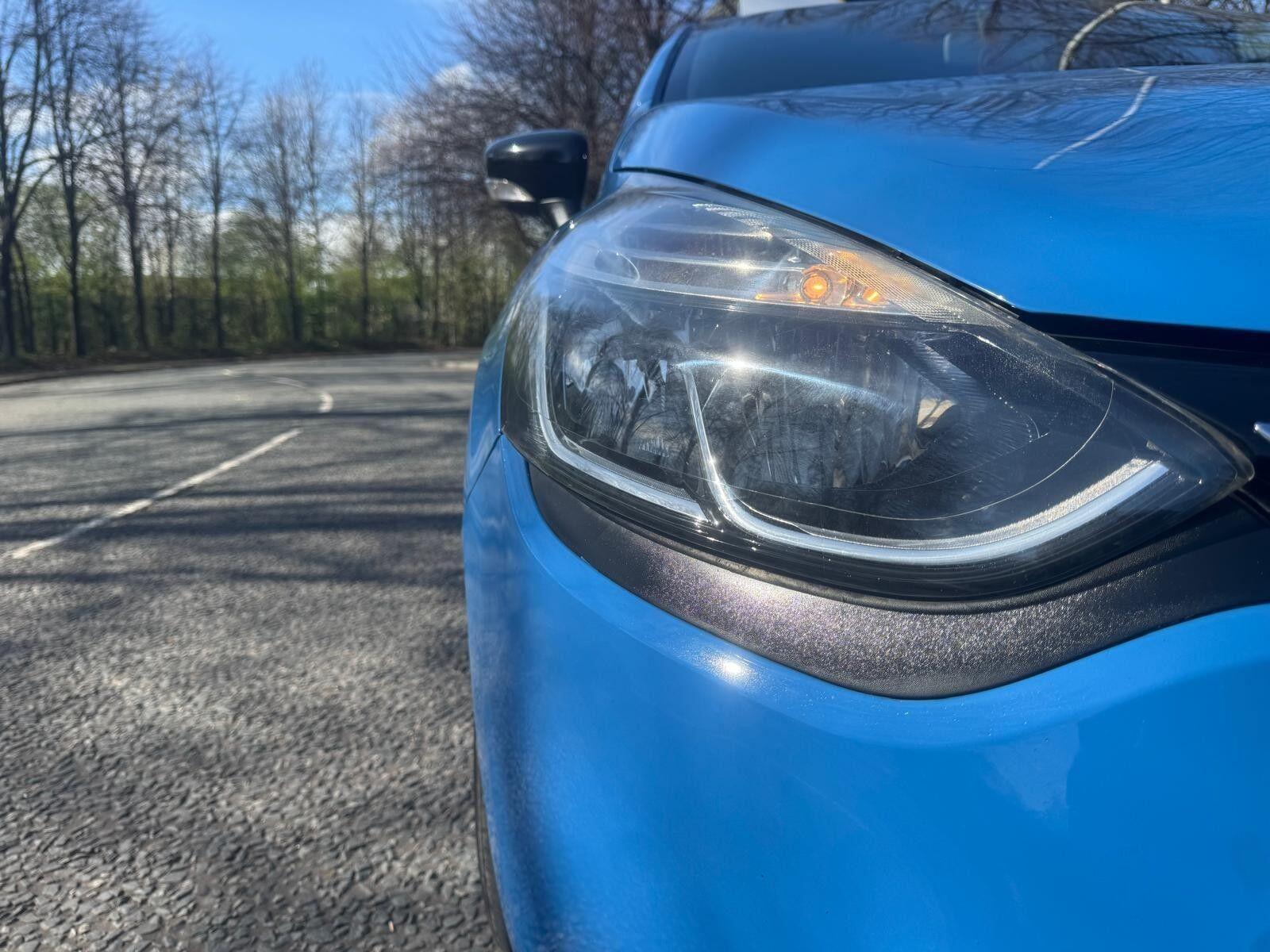 Renault Clio - Image 41