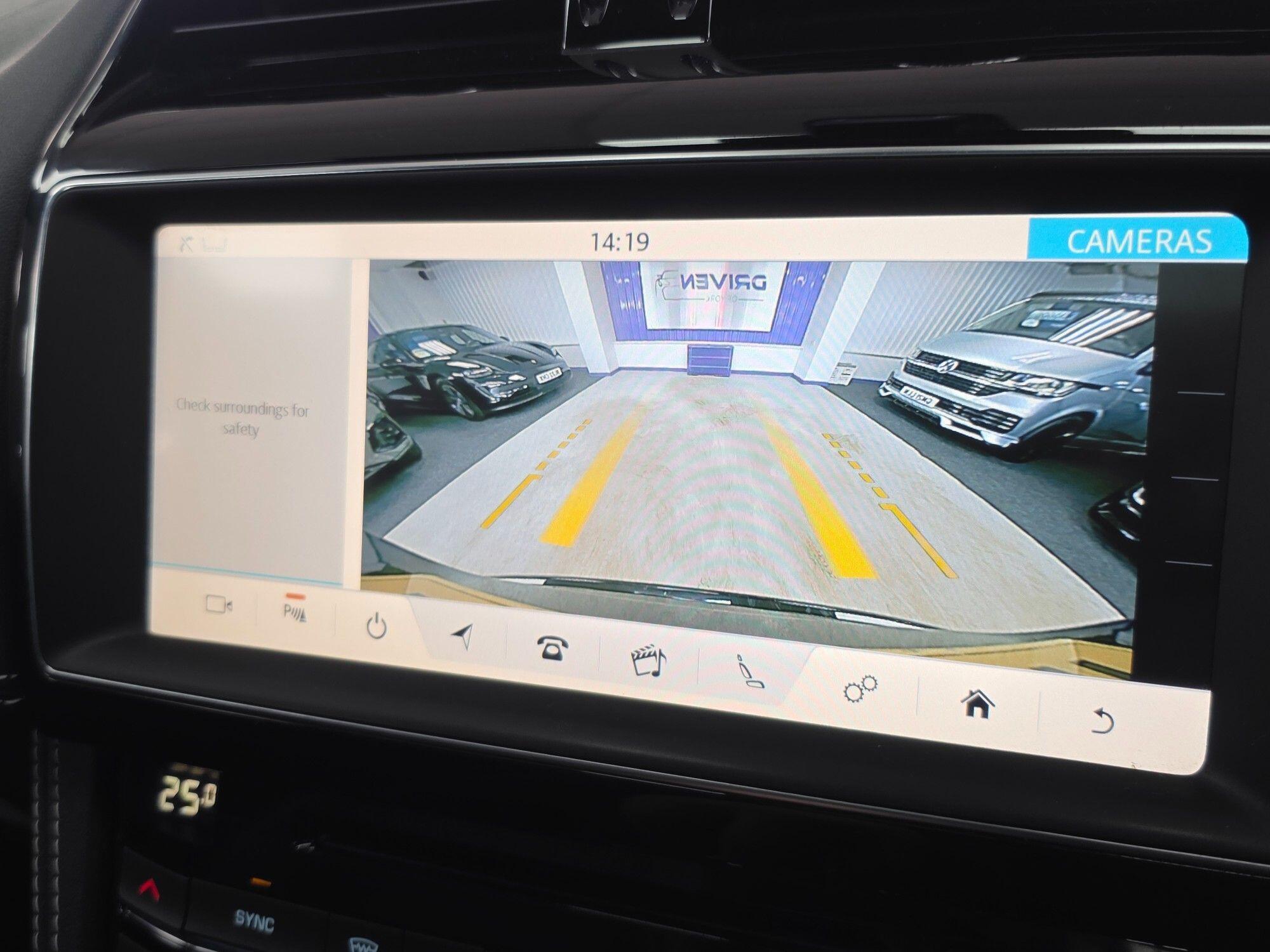 Jaguar F-Pace - Image 36