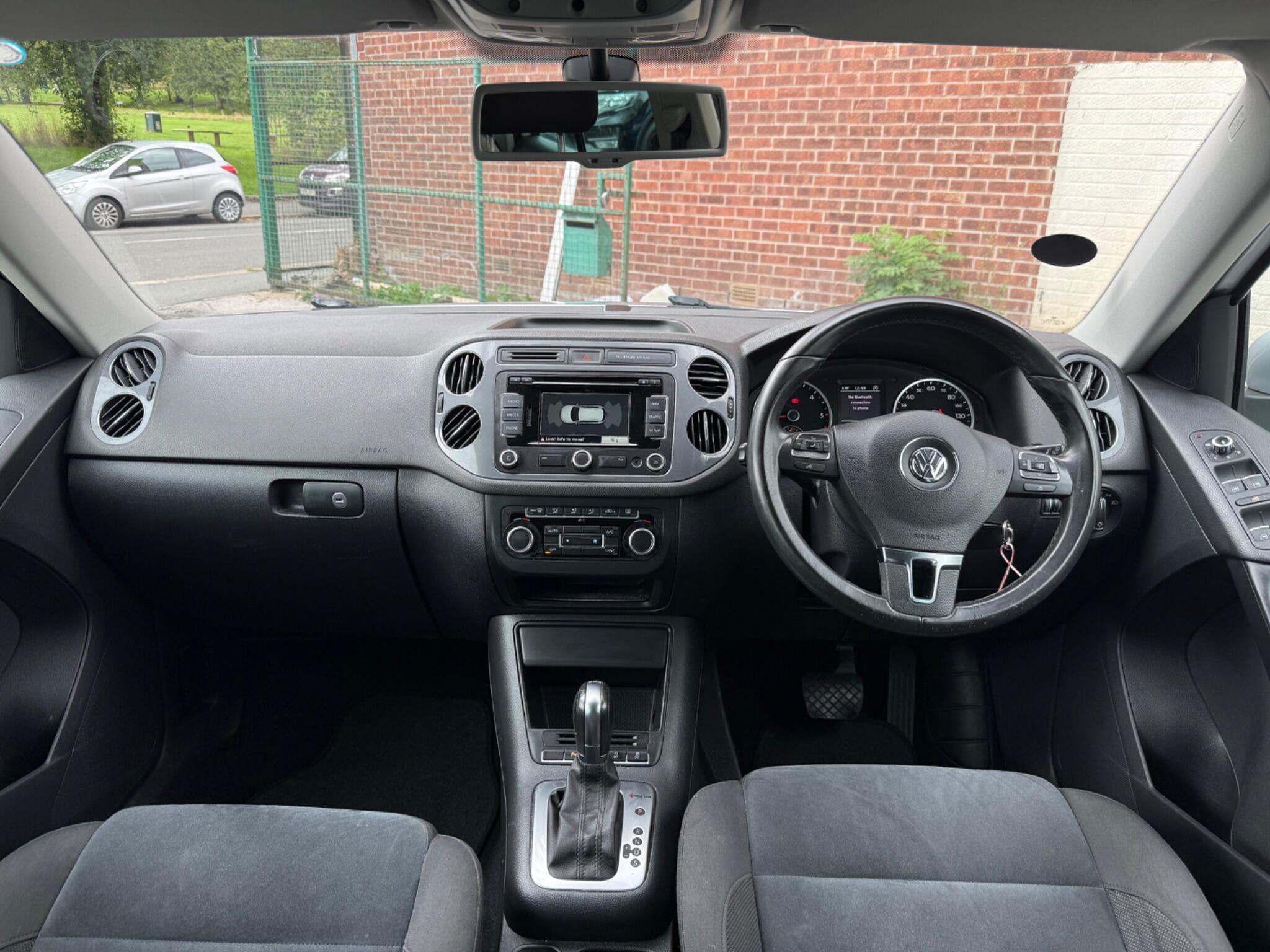 Volkswagen Tiguan - Image 18