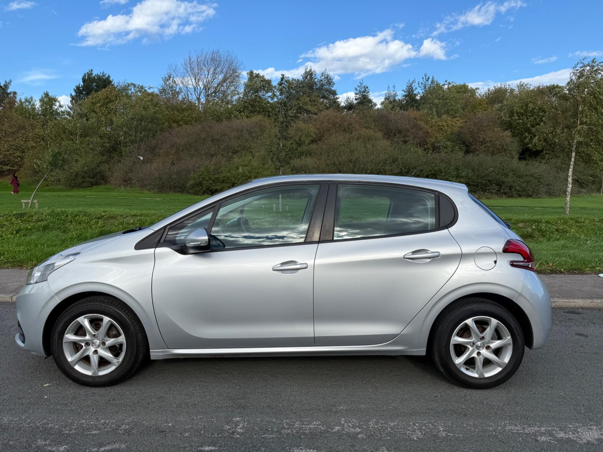 Peugeot 208 - Image 7