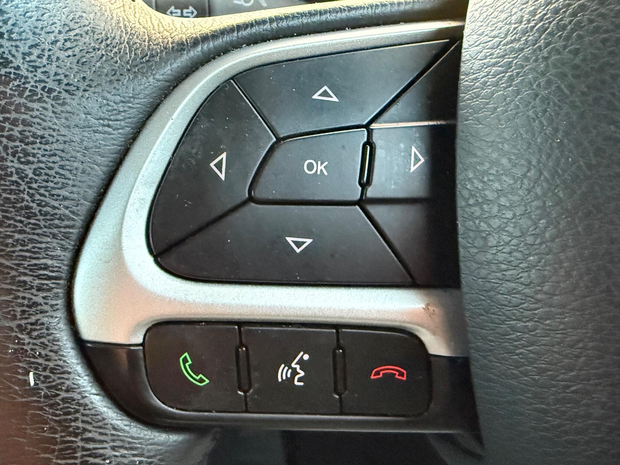 Jeep Renegade - Image 25