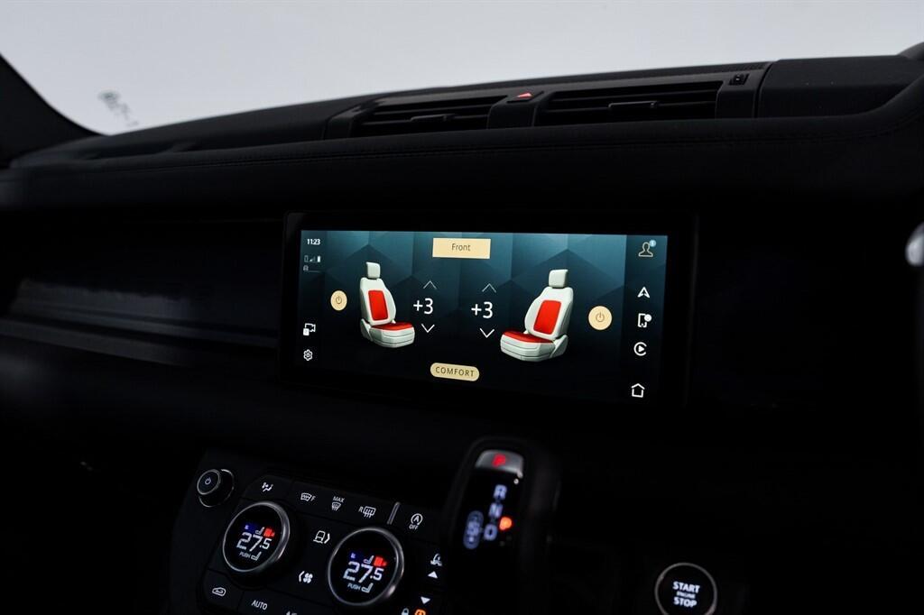 Land Rover Defender 110 - Image 31