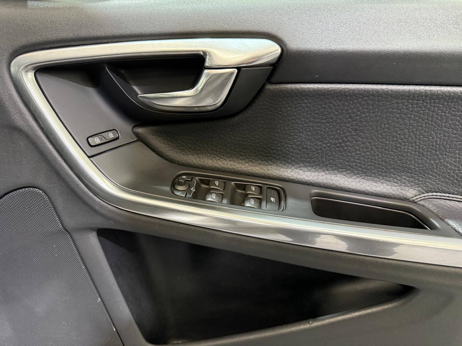 Volvo S60 - Image 62