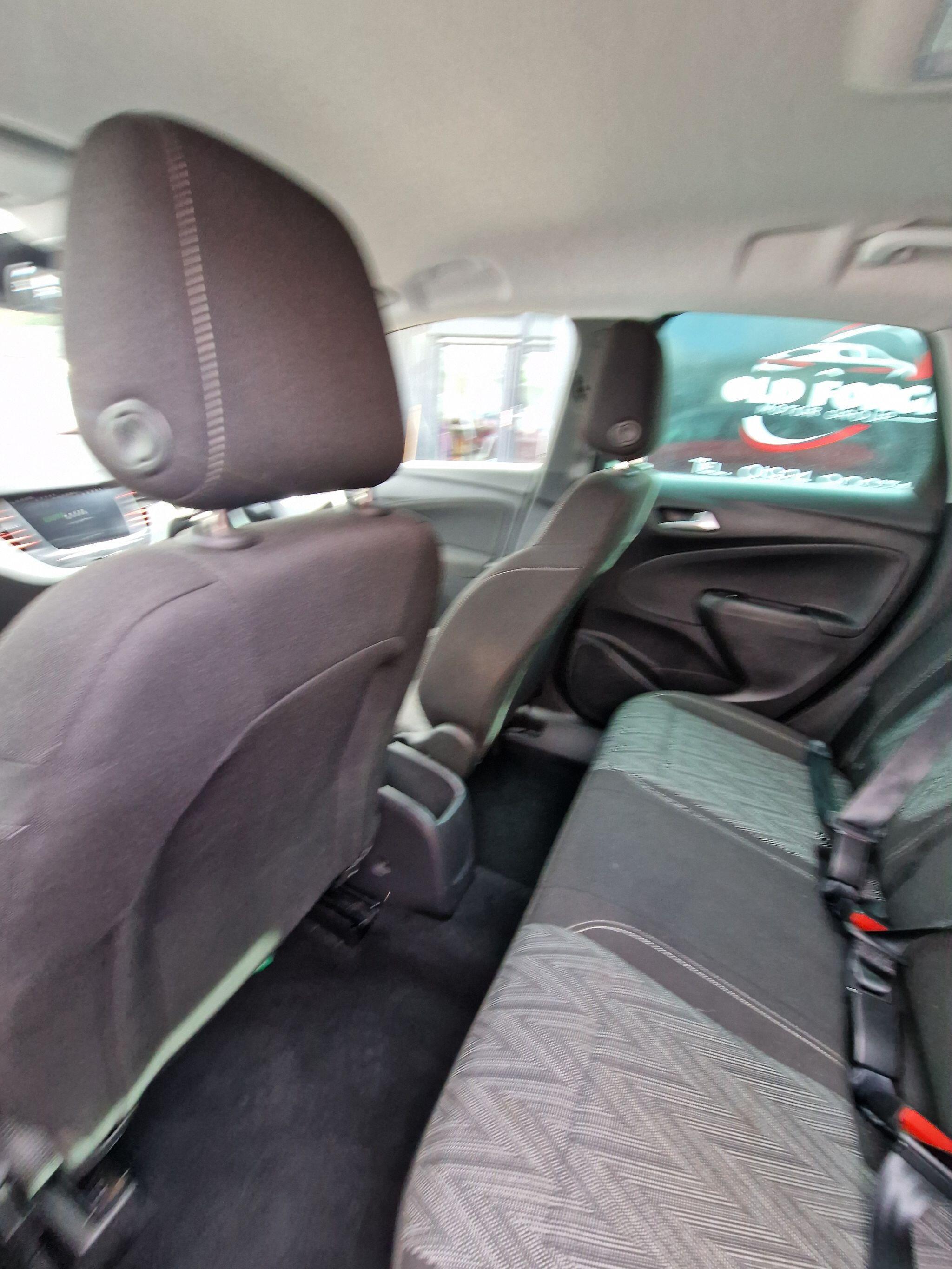 Vauxhall Crossland X - Image 48