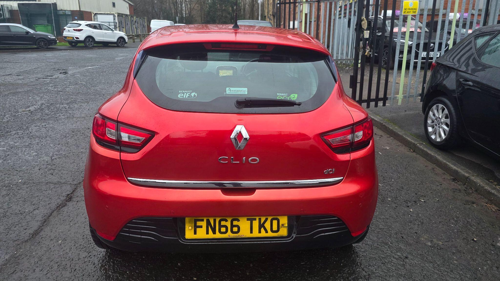 Renault Clio - Image 14