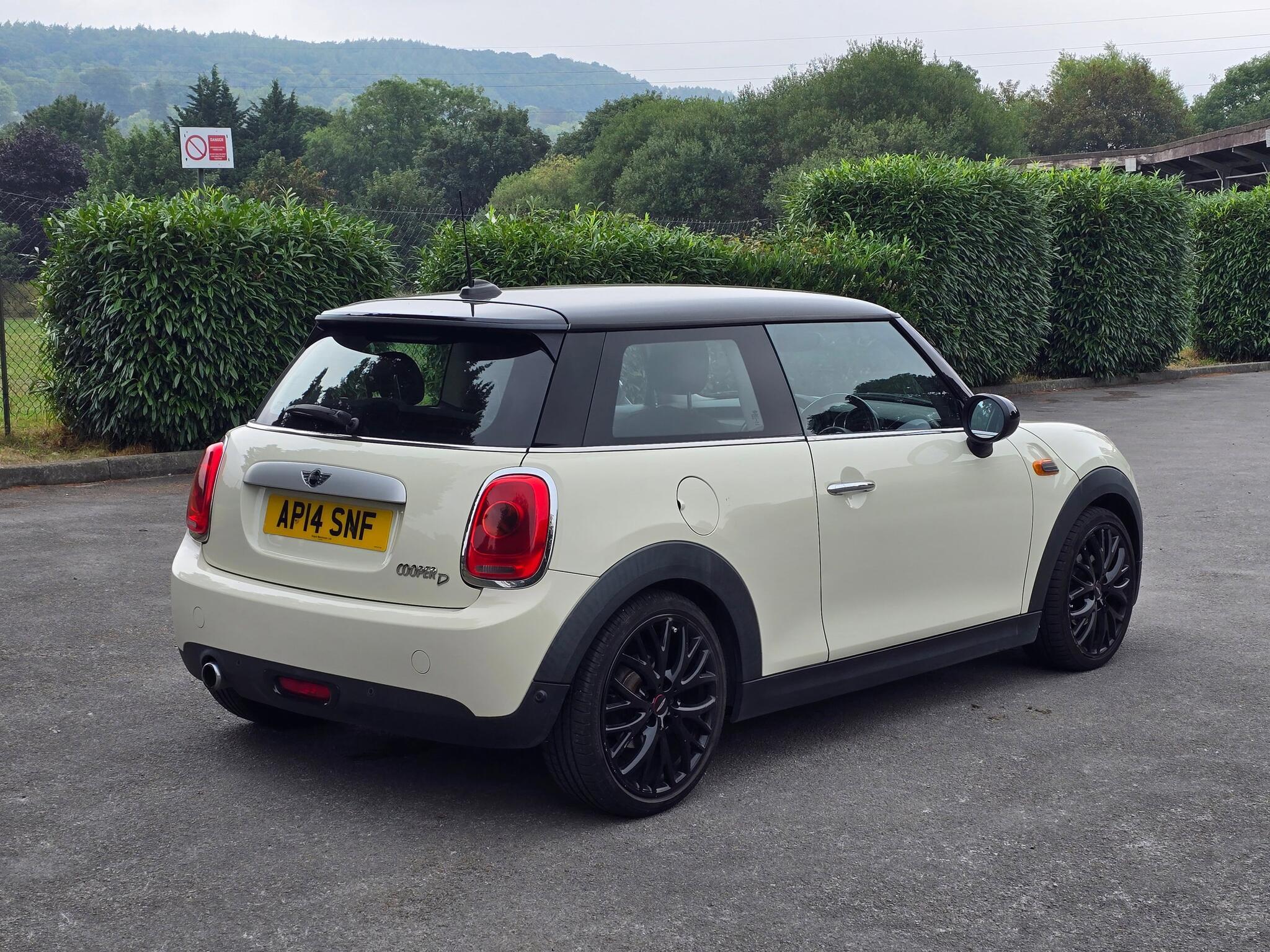 MINI Hatch - Image 15