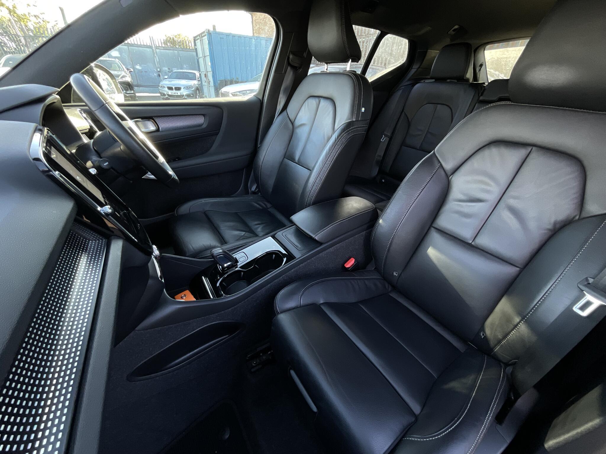 Volvo XC40 - Image 18