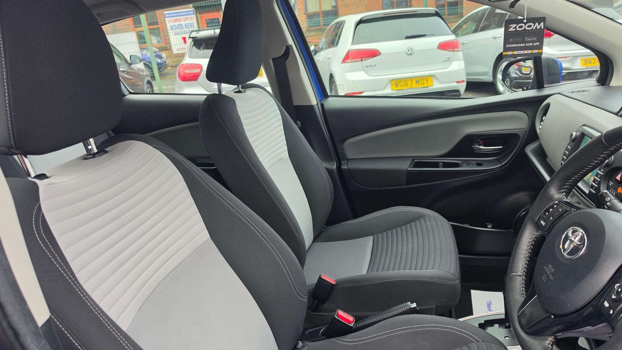 Toyota Yaris - Image 12