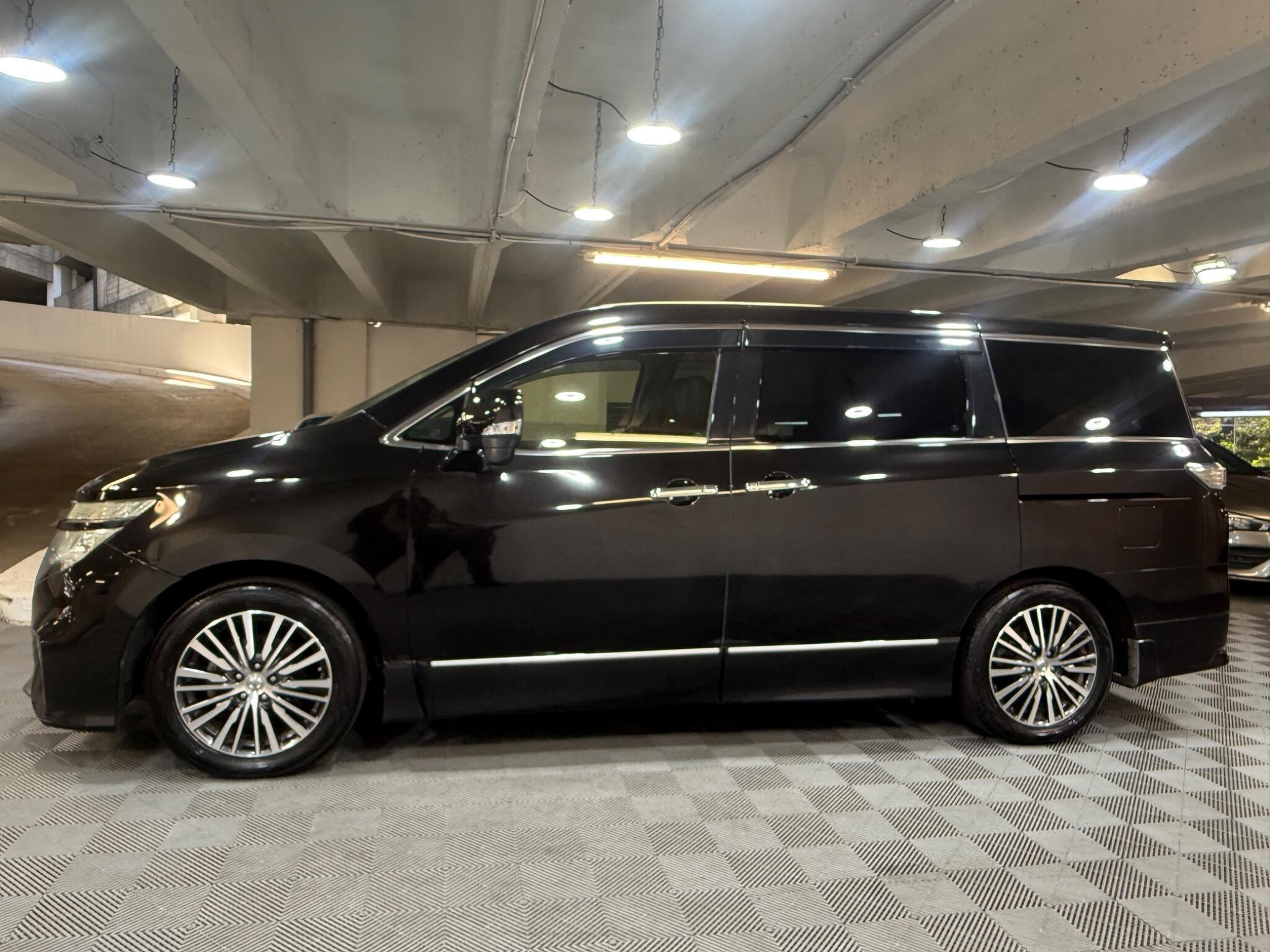 Nissan Elgrand - Image 3