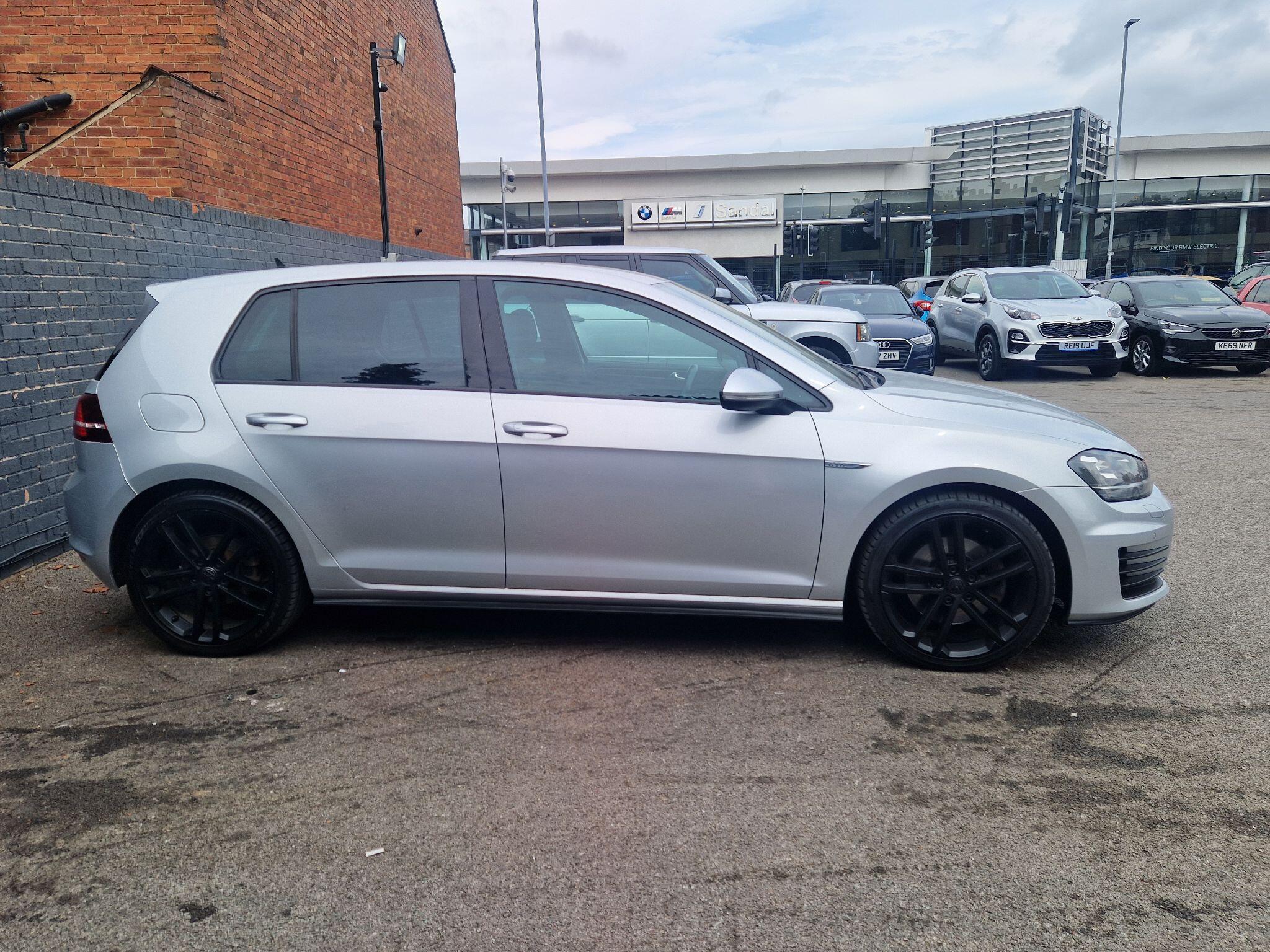 Volkswagen Golf - Image 7
