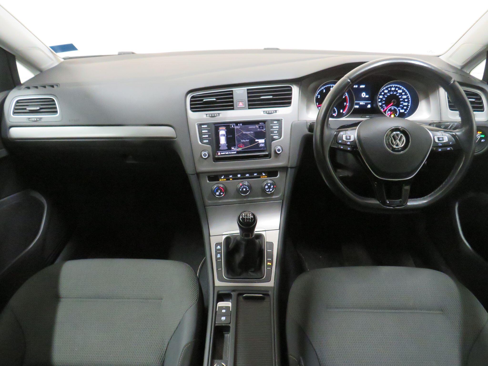 Volkswagen Golf - Image 17