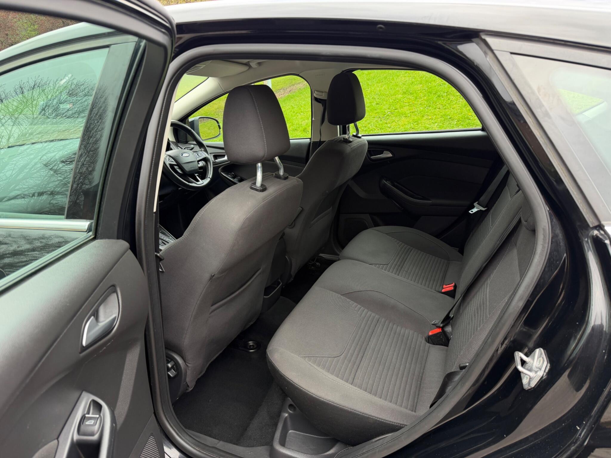 Ford Focus - Image 43