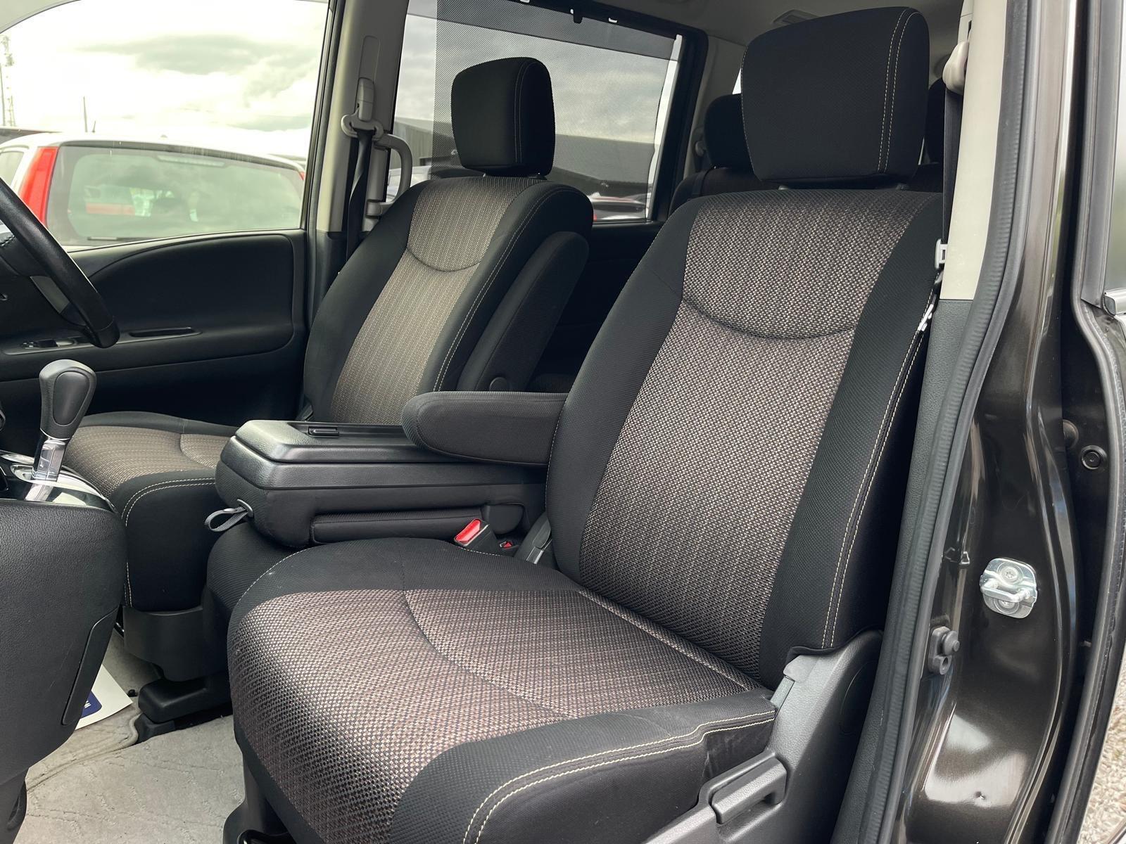 Nissan Serena - Image 14