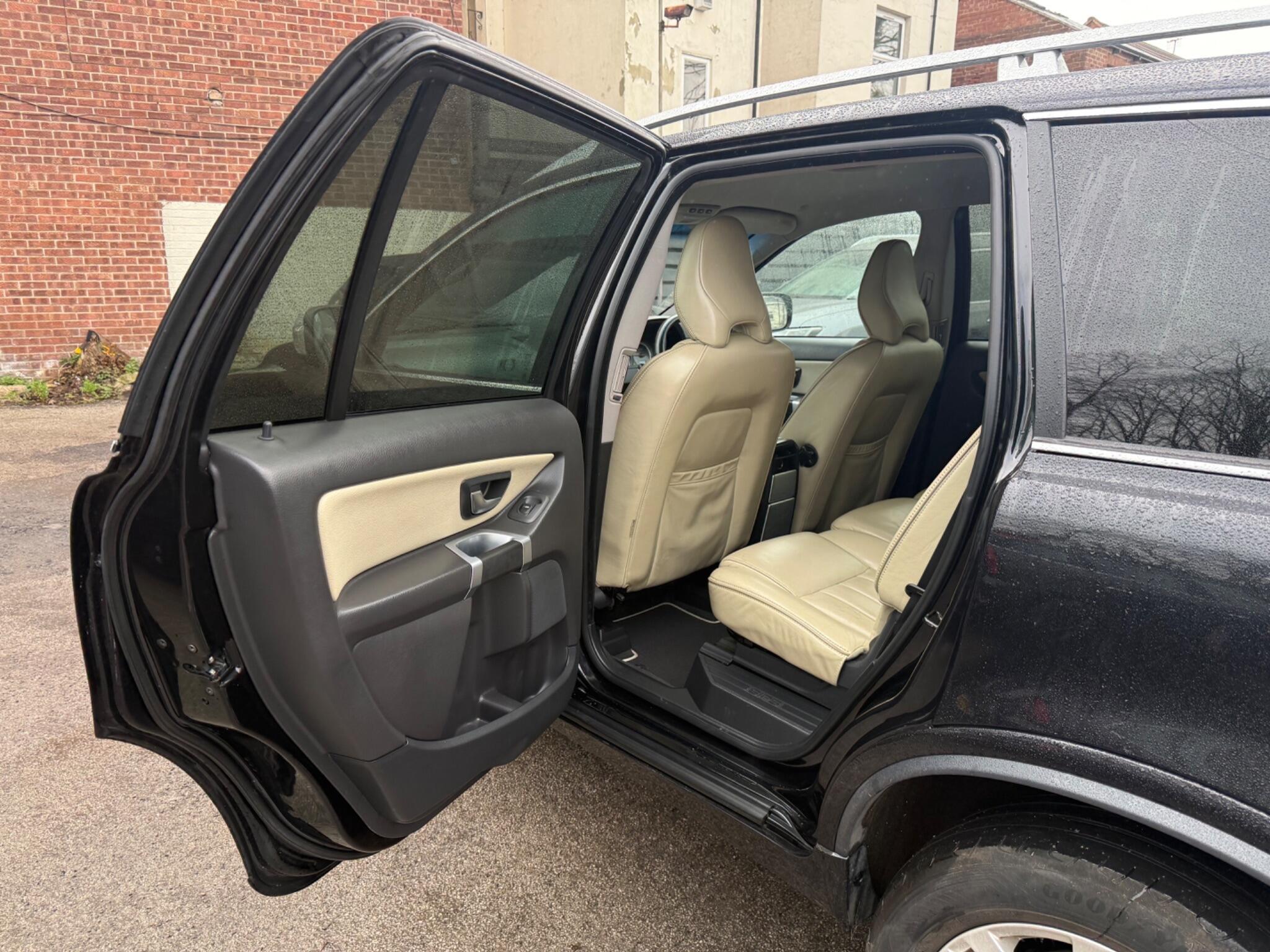 Volvo XC90 - Image 23