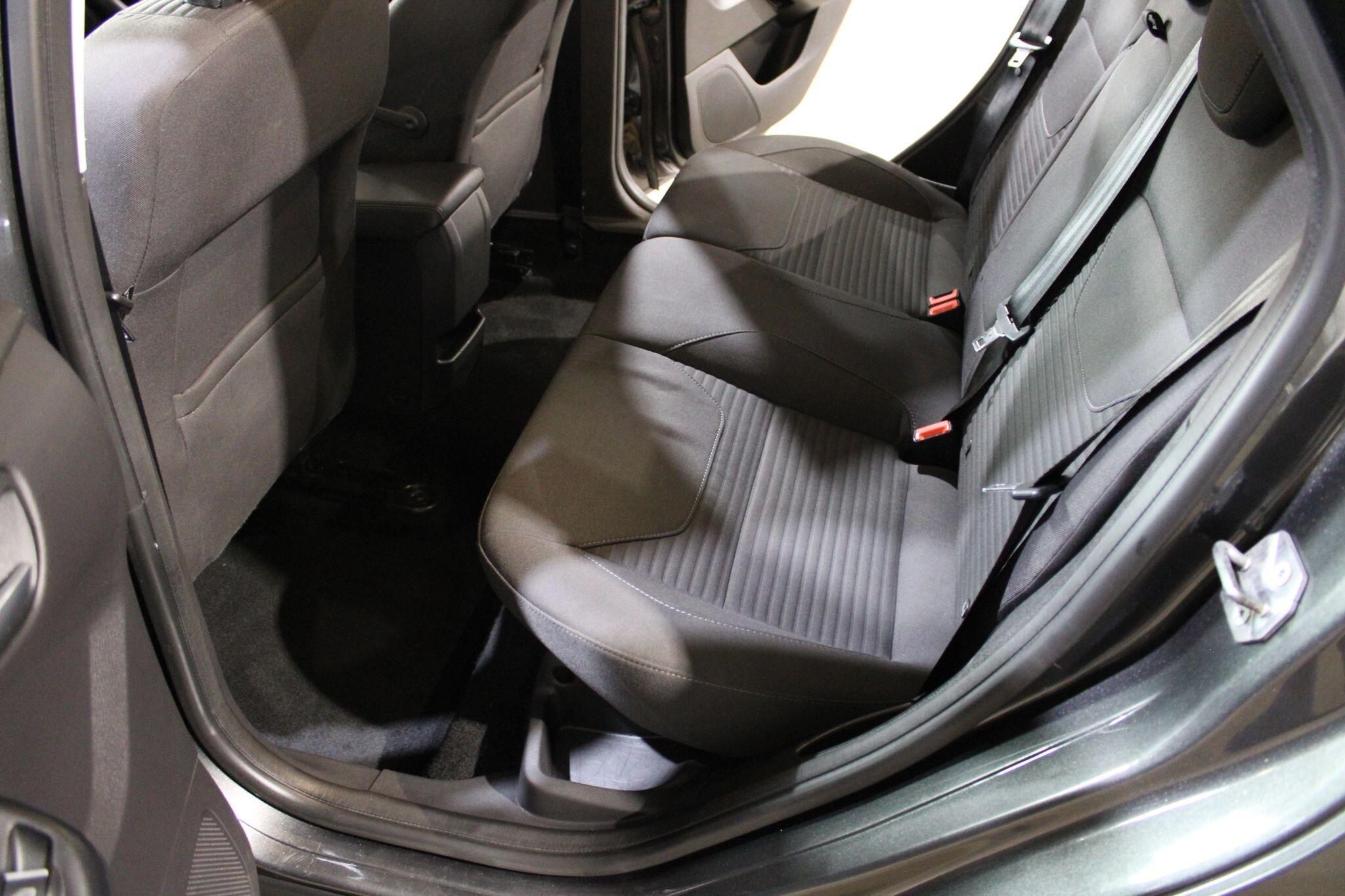 Ford Focus - Image 15