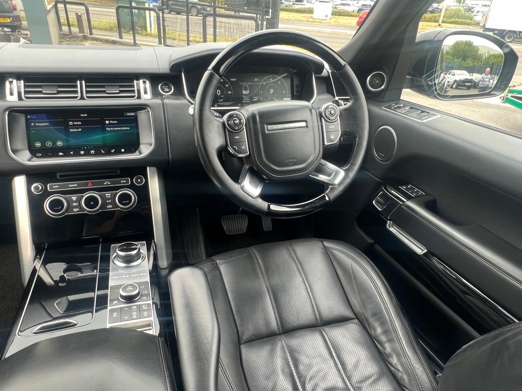Land Rover Range Rover - Image 17