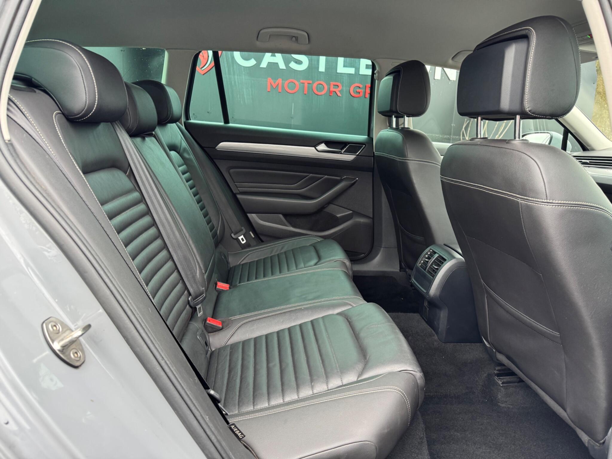 Volkswagen Passat - Image 20