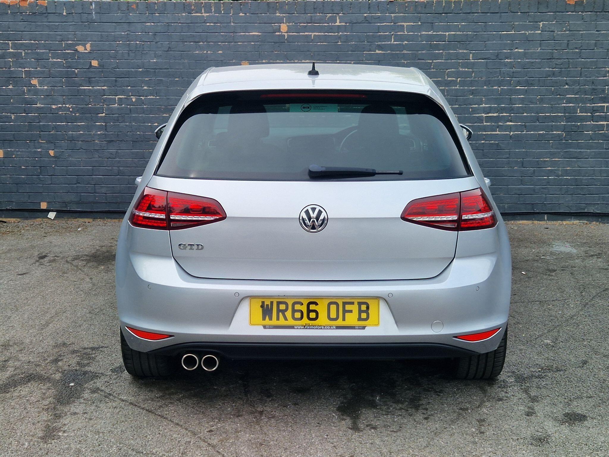 Volkswagen Golf - Image 9