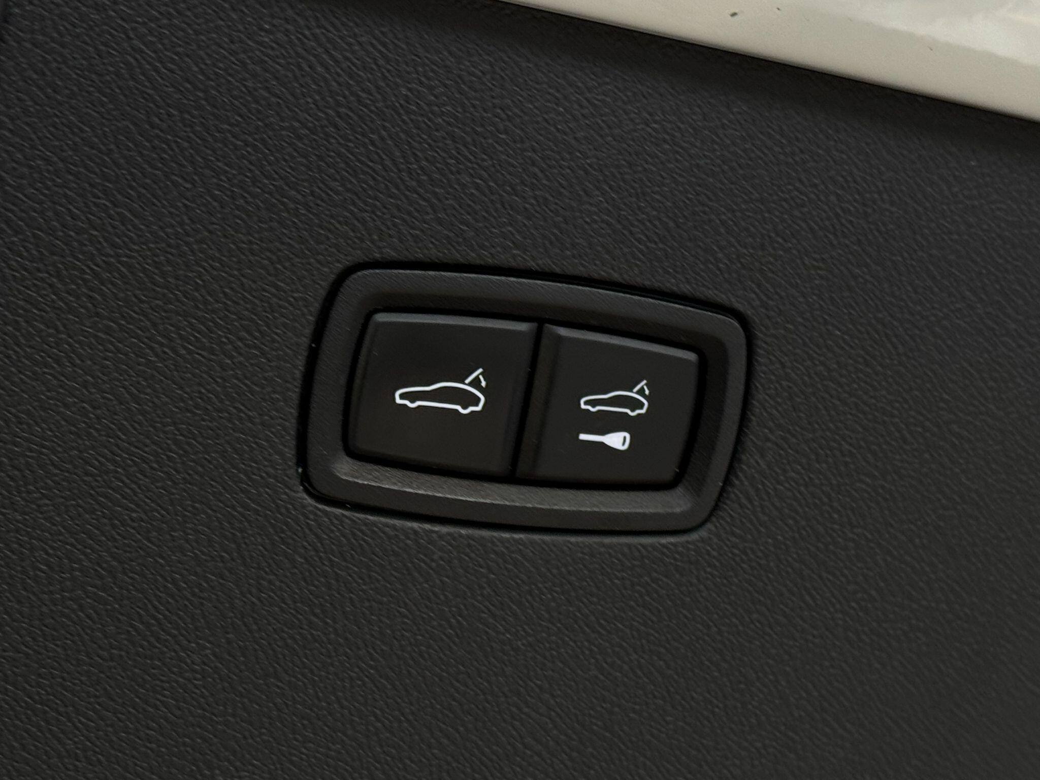 Porsche Cayenne - Image 20