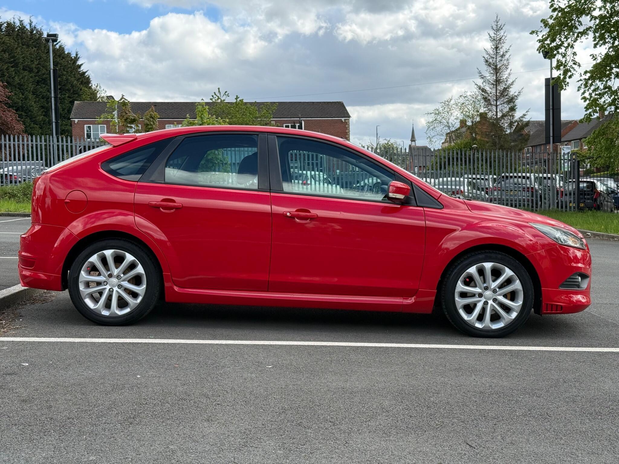 Ford Focus - Image 8