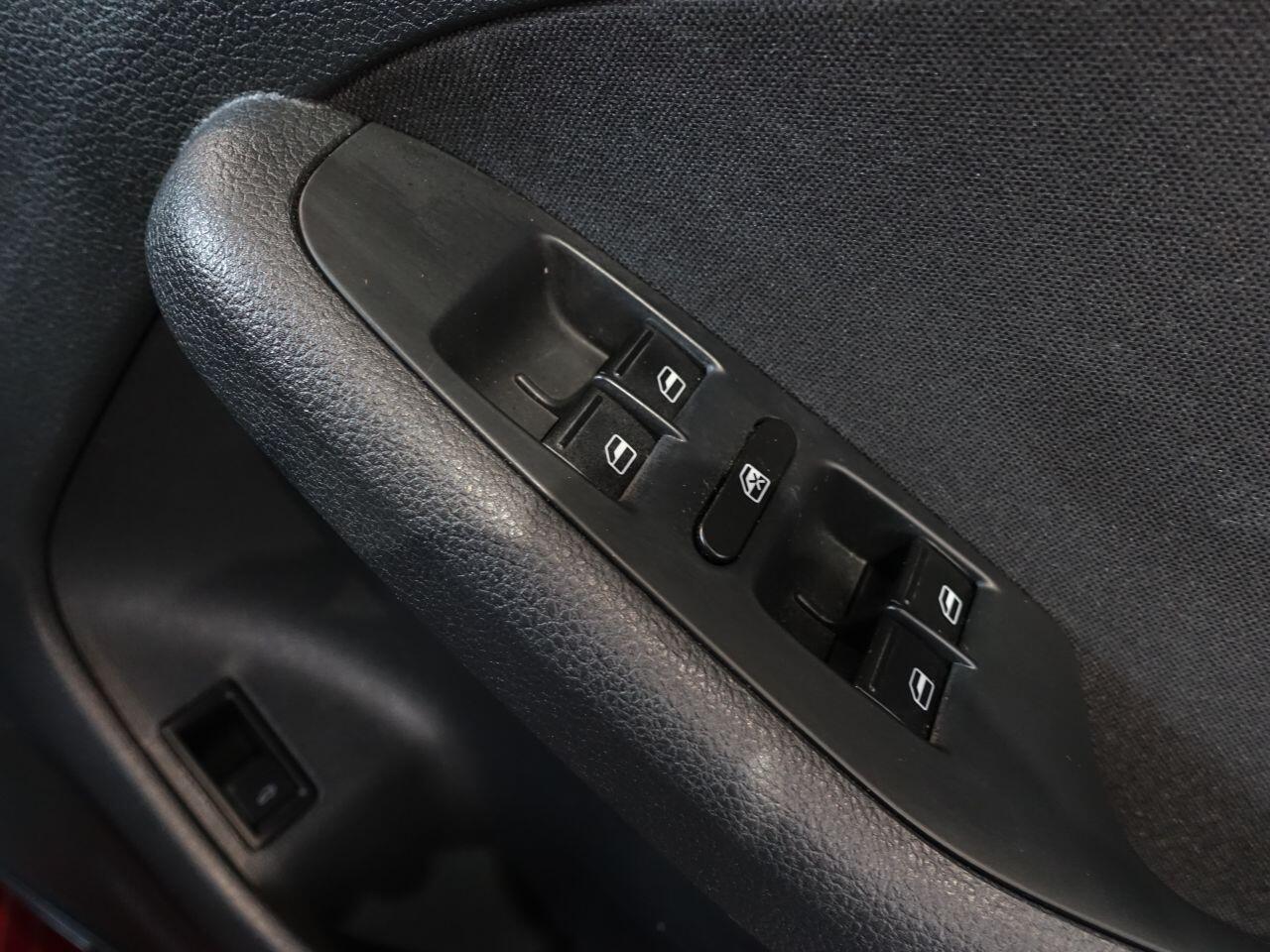 Volkswagen Jetta - Image 31