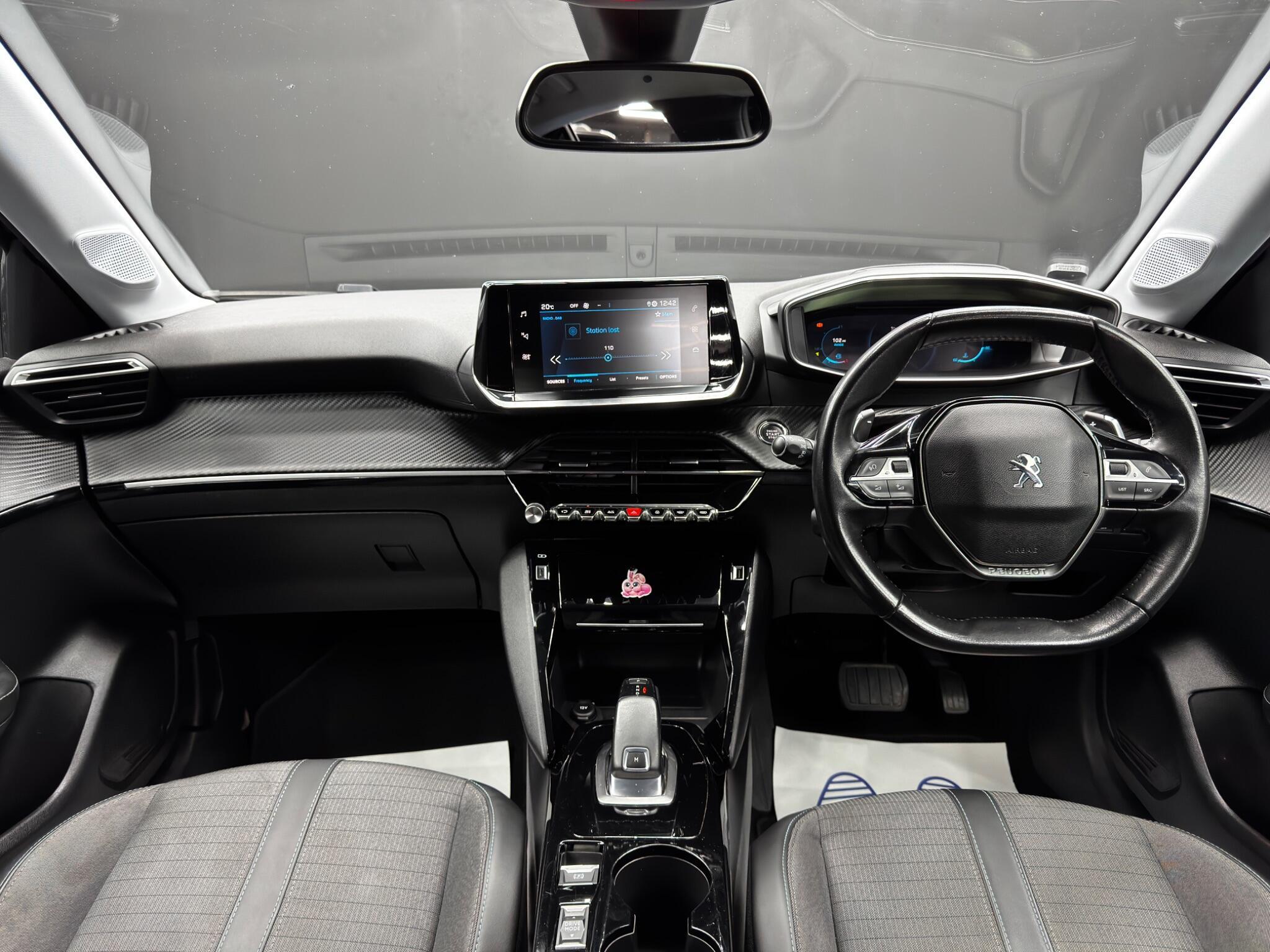 Peugeot 208 - Image 10
