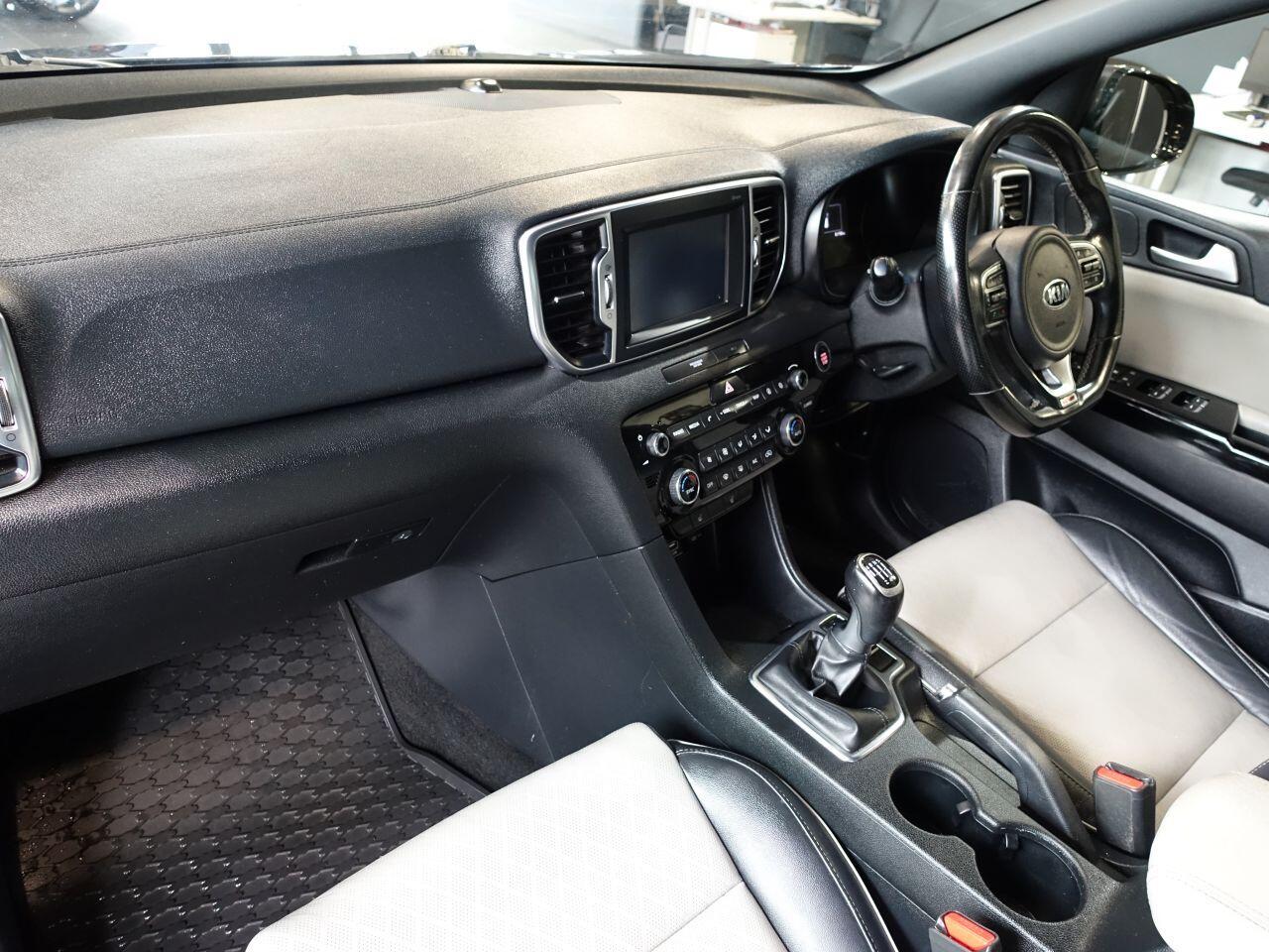 Kia Sportage - Image 32