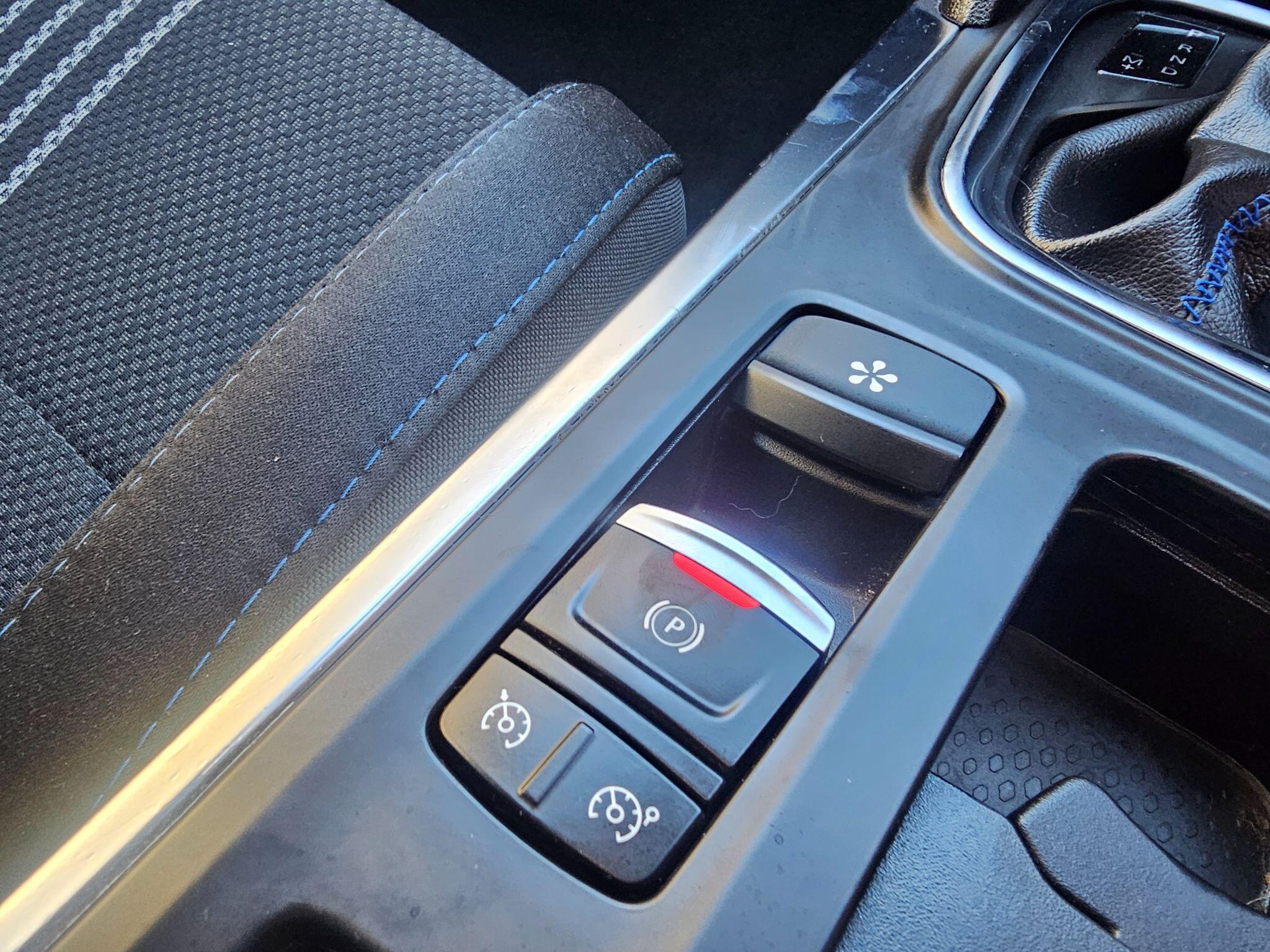 Renault Megane - Image 13