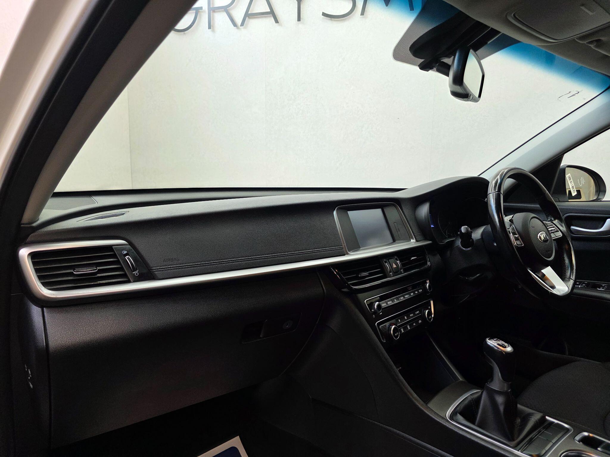 Kia Optima - Image 14