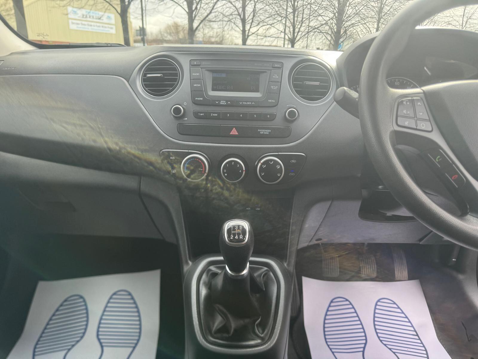 Hyundai i10 - Image 16