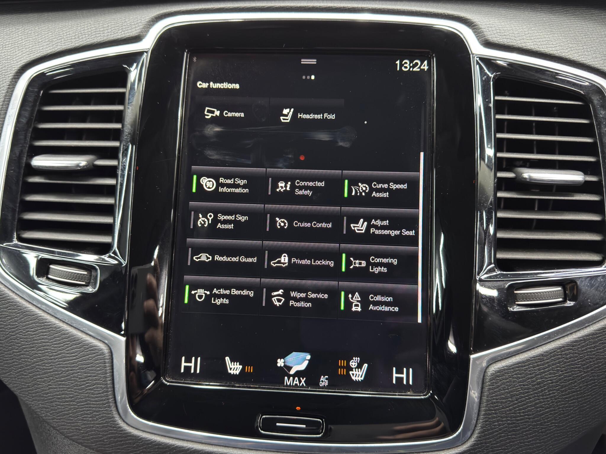 Volvo XC90 - Image 35