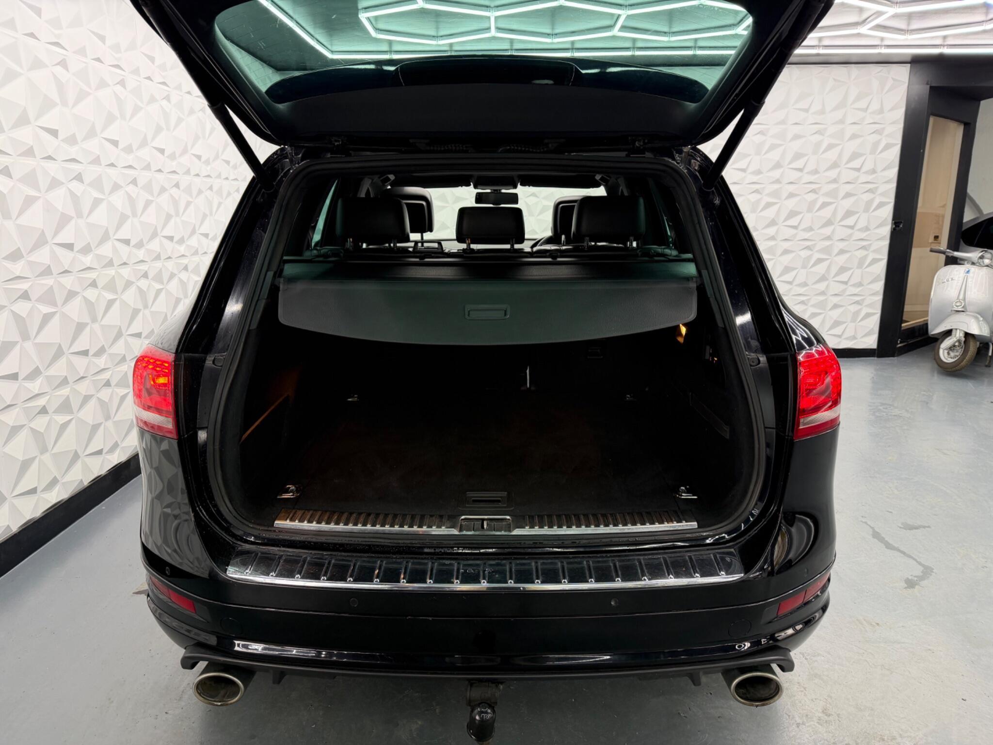 Volkswagen Touareg - Image 4