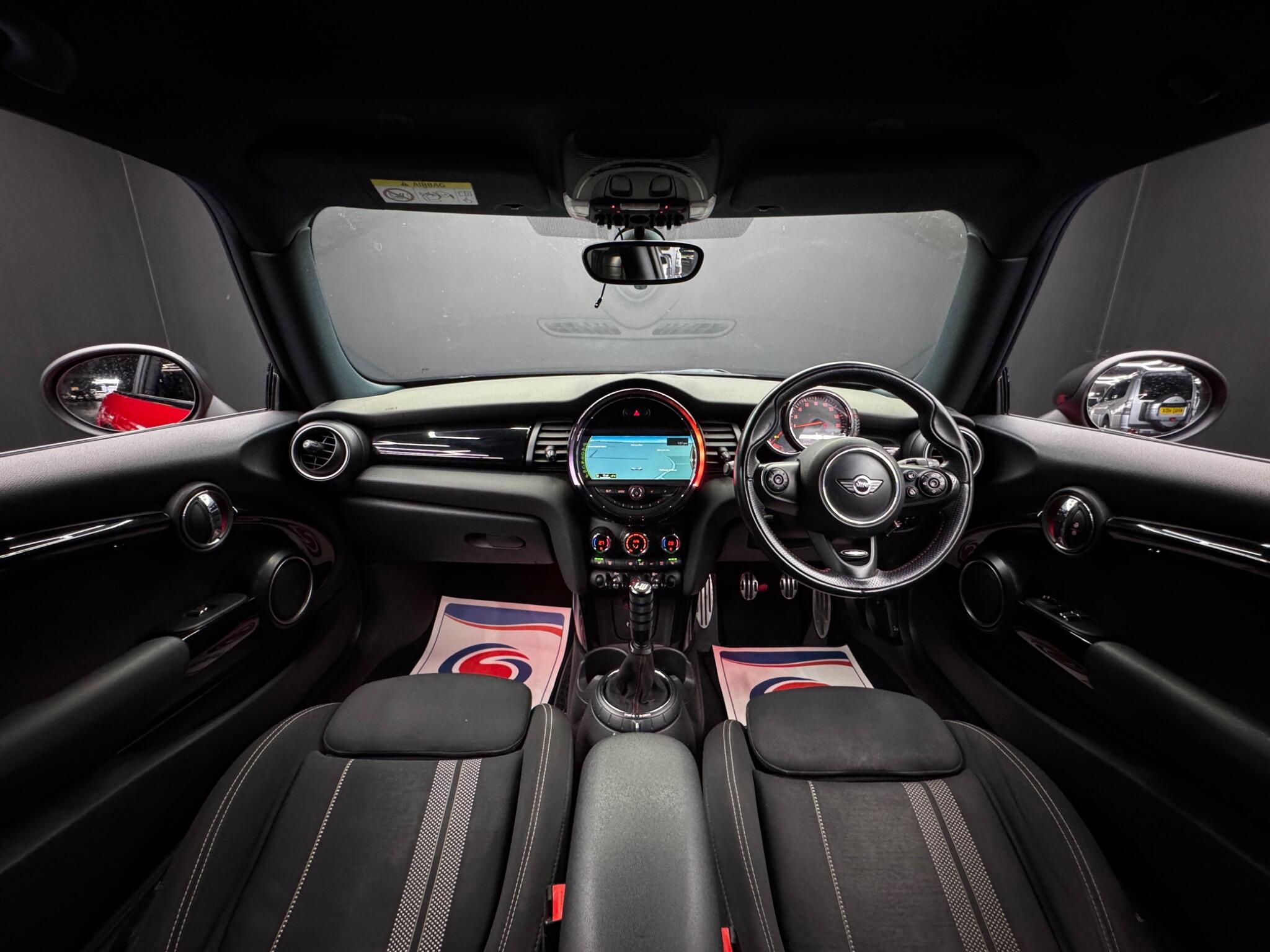 MINI Hatch - Image 15