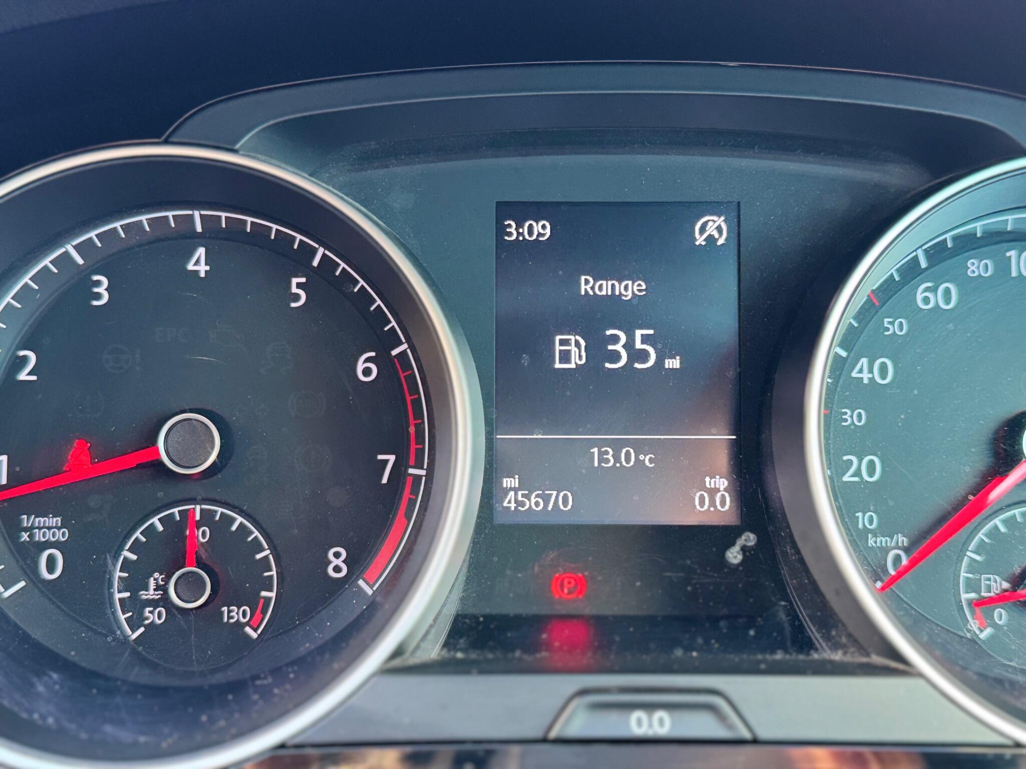 Volkswagen Golf - Image 33