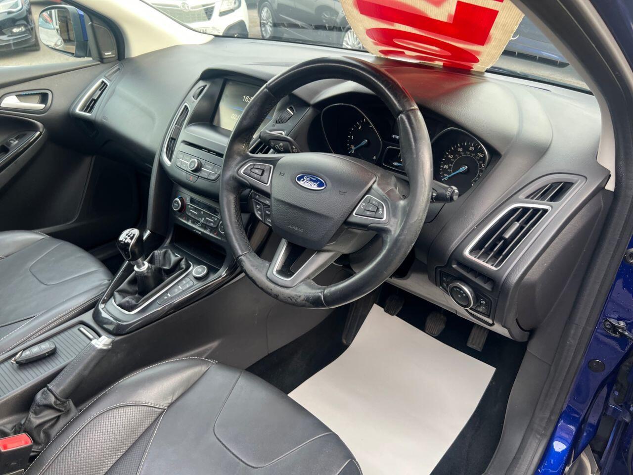 Ford Focus - Image 15